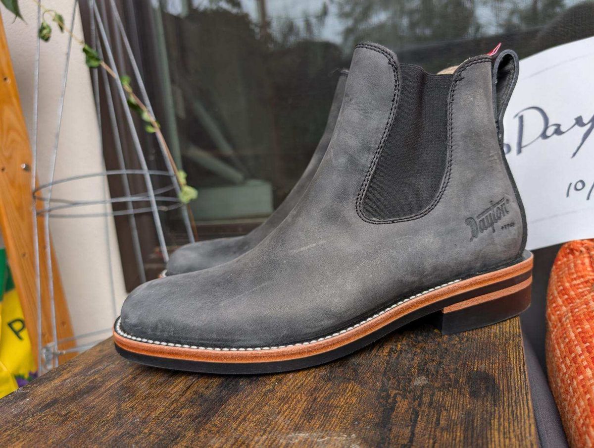 Photo by kylakristine4 on October 2, 2024 of the Dayton Boots Wholecut Chelsea in Charcoal Nubuck.