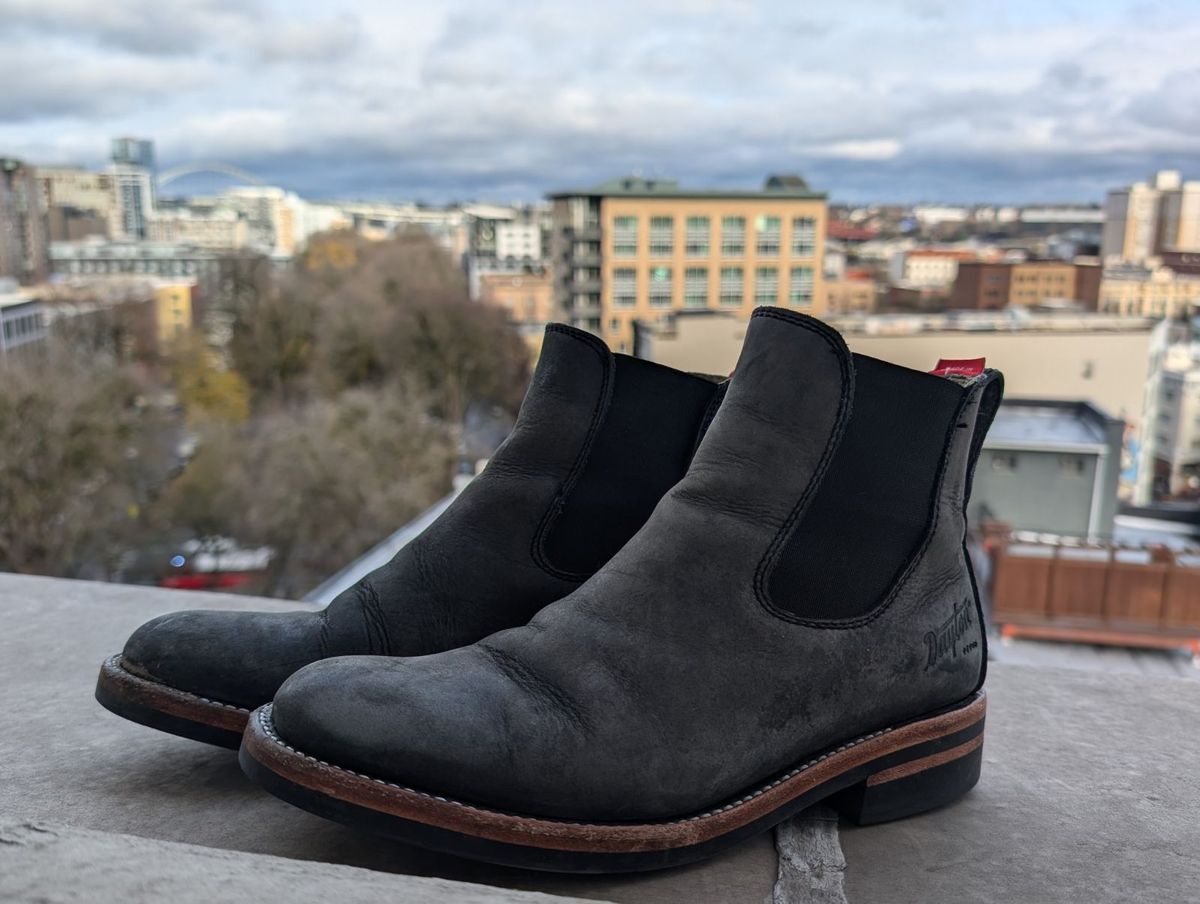 Photo by kylakristine4 on December 15, 2024 of the Dayton Boots Wholecut Chelsea in Charcoal Nubuck.