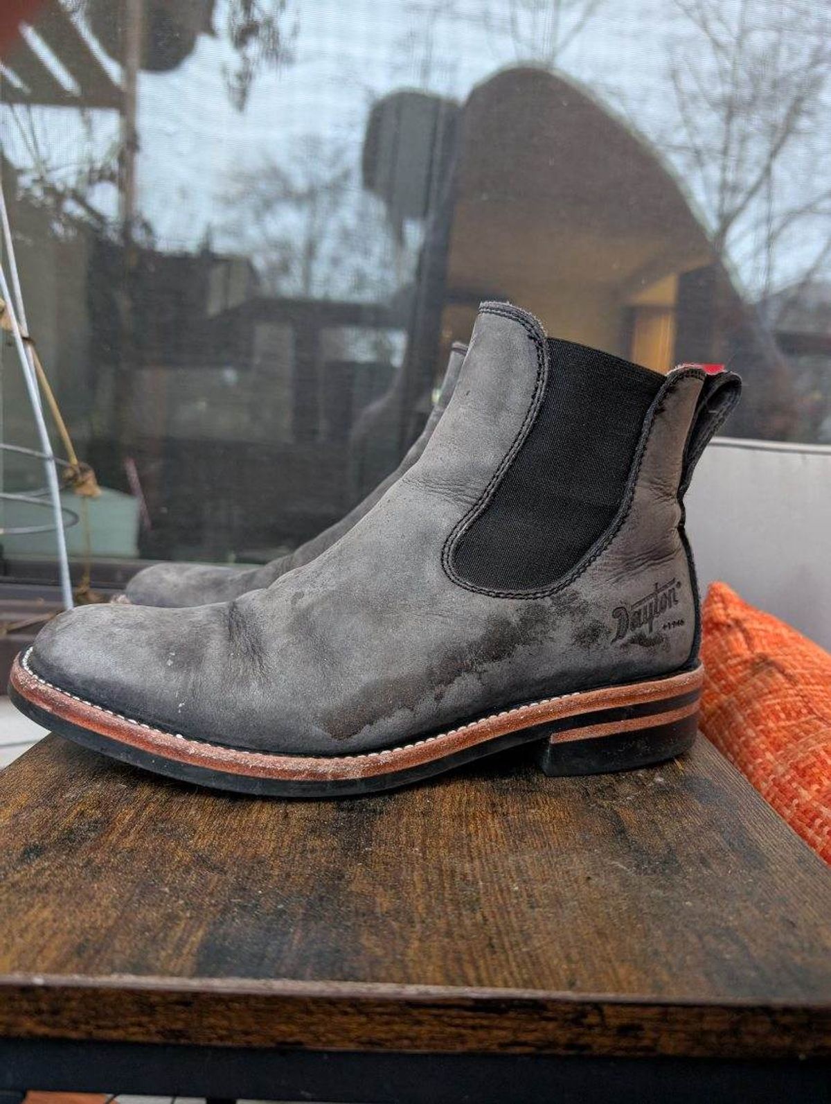 Photo by kylakristine4 on January 5, 2025 of the Dayton Boots Wholecut Chelsea in Charcoal Nubuck.
