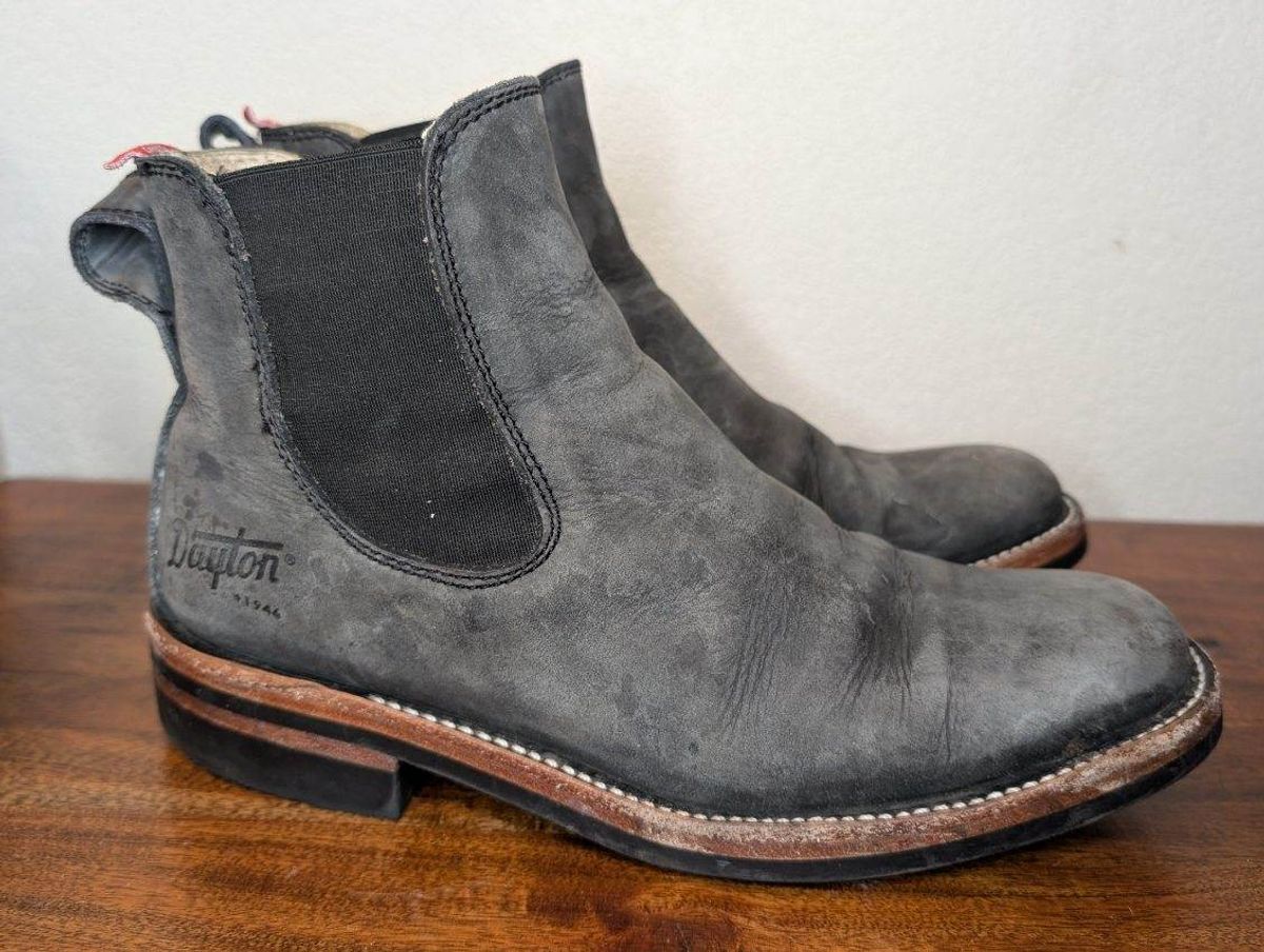 Photo by kylakristine4 on February 6, 2025 of the Dayton Boots Wholecut Chelsea in Charcoal Nubuck.