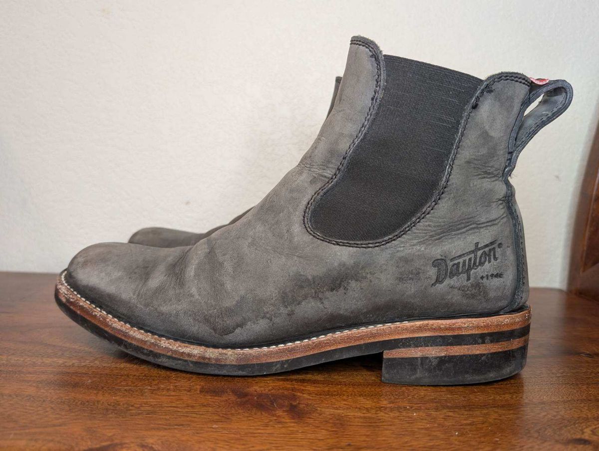 Photo by kylakristine4 on April 5, 2025 of the Dayton Boots Wholecut Chelsea in Charcoal Nubuck.