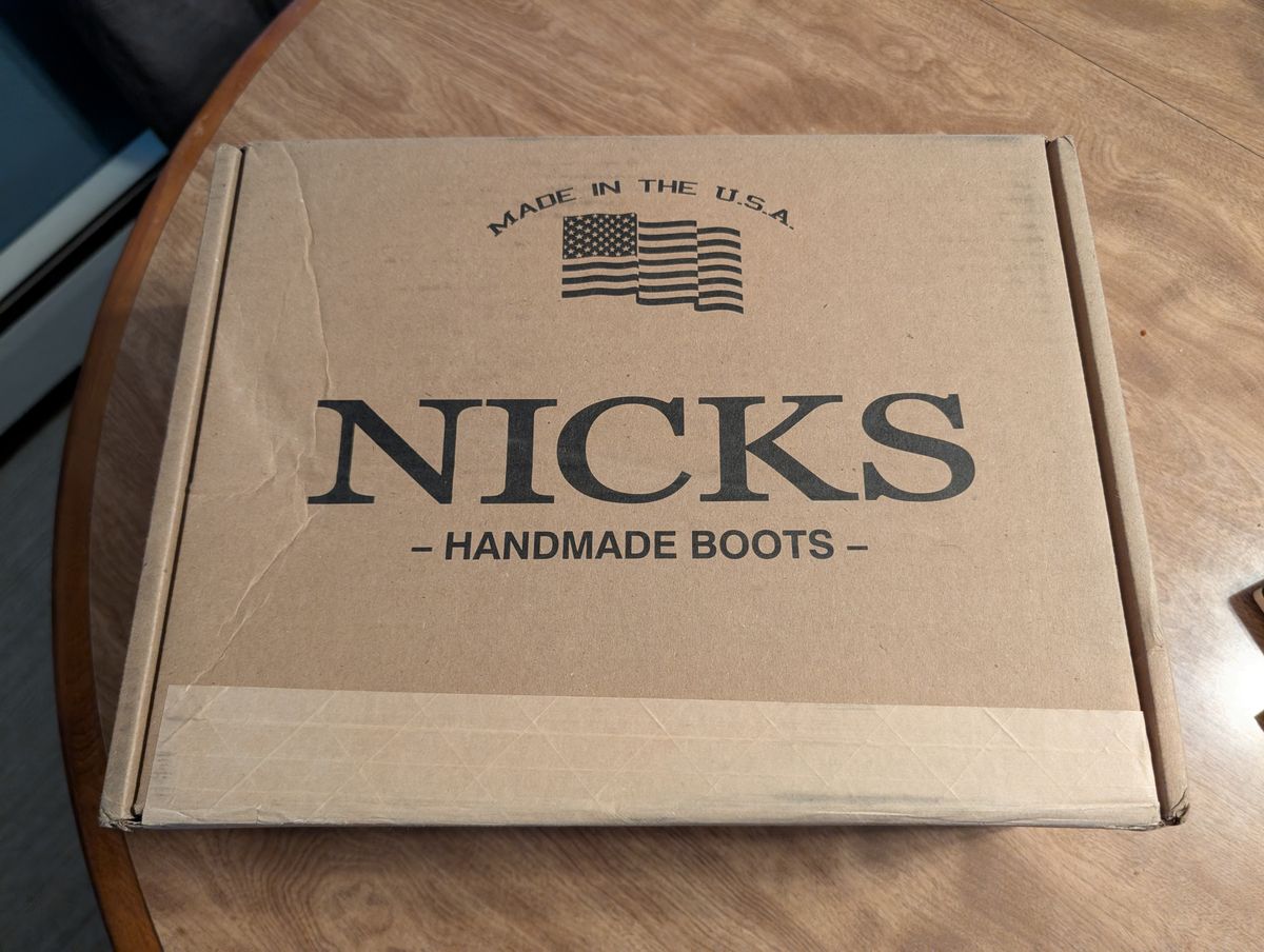 Photo by ilkhan on March 18, 2025 of the Nicks Ridgeline Hiking Boot in Seidel 1964 Brown Roughout.