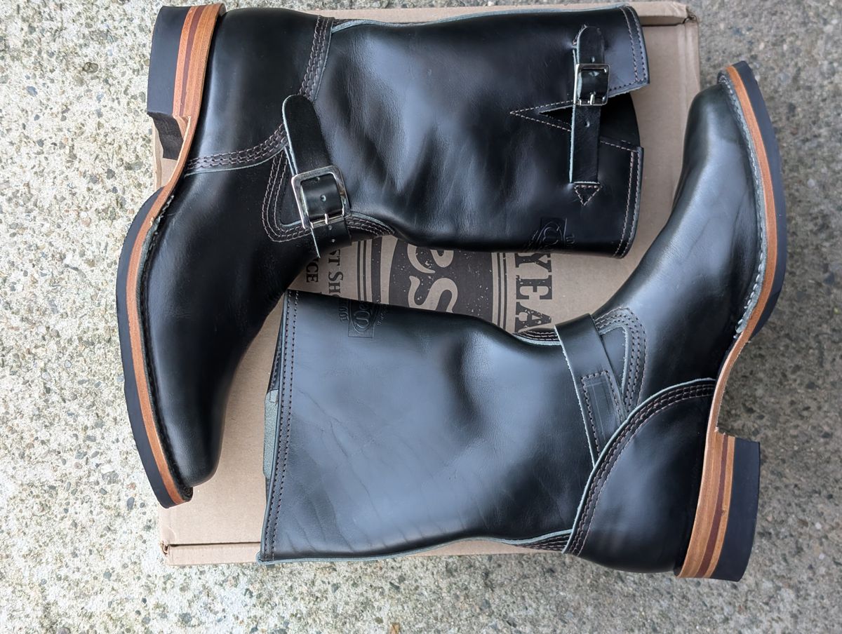 Photo by patina_colada on October 1, 2025 of the Wesco Mister Lou in Maryam Petrolio Waxed Black Horsehide.
