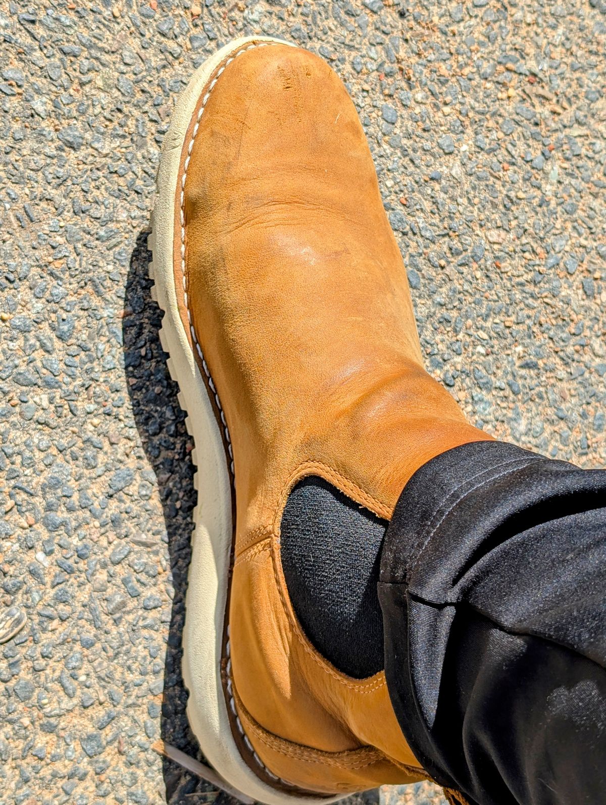 Photo by patina_colada on May 1, 2025 of the Danner Tramline Chelsea 917 GTX in Danner / Roasted Pecan.