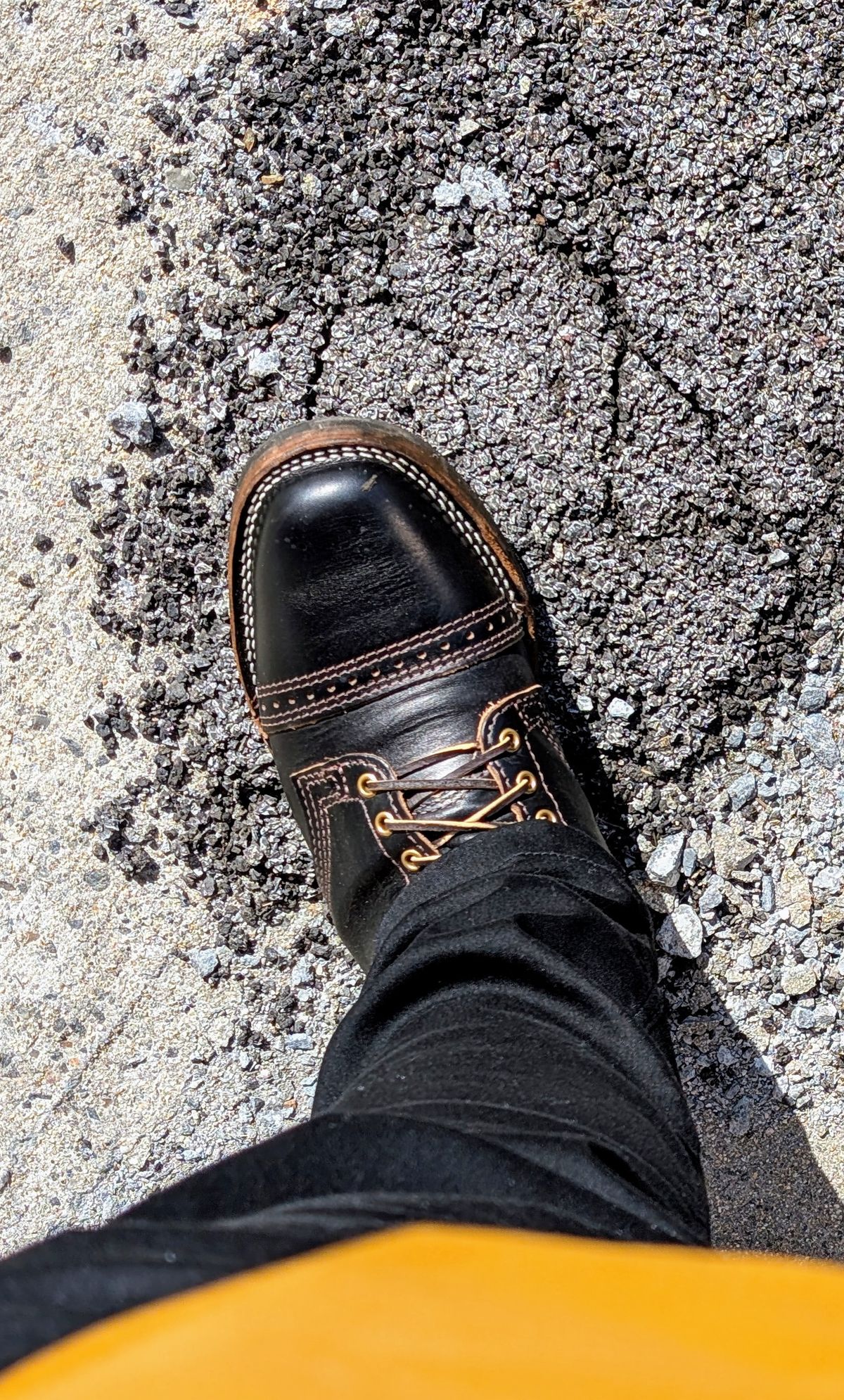 Photo by patina_colada on March 22, 2025 of the Wesco x S&S Axe Breaker in Maryam Black Horsehide.