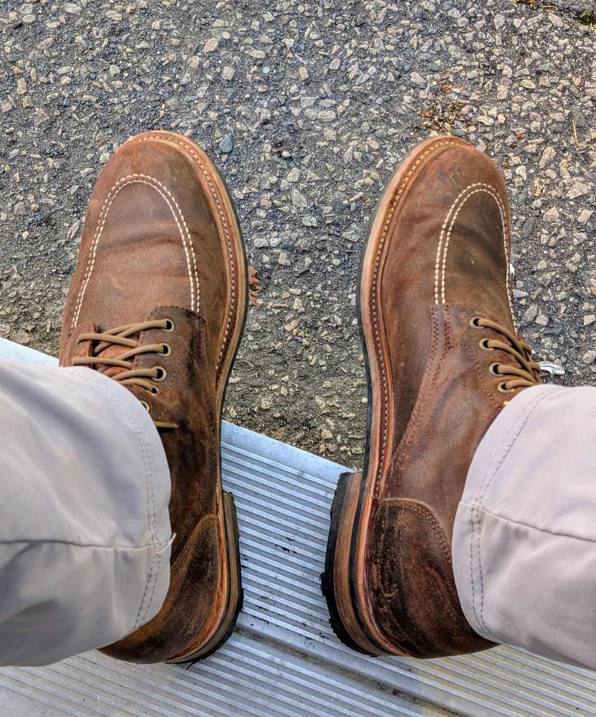 Photo by patina_colada on April 28, 2025 of the Parkhurst The Niagara in Parkhurst / C.F. Stead Saddle Waxy Commander.