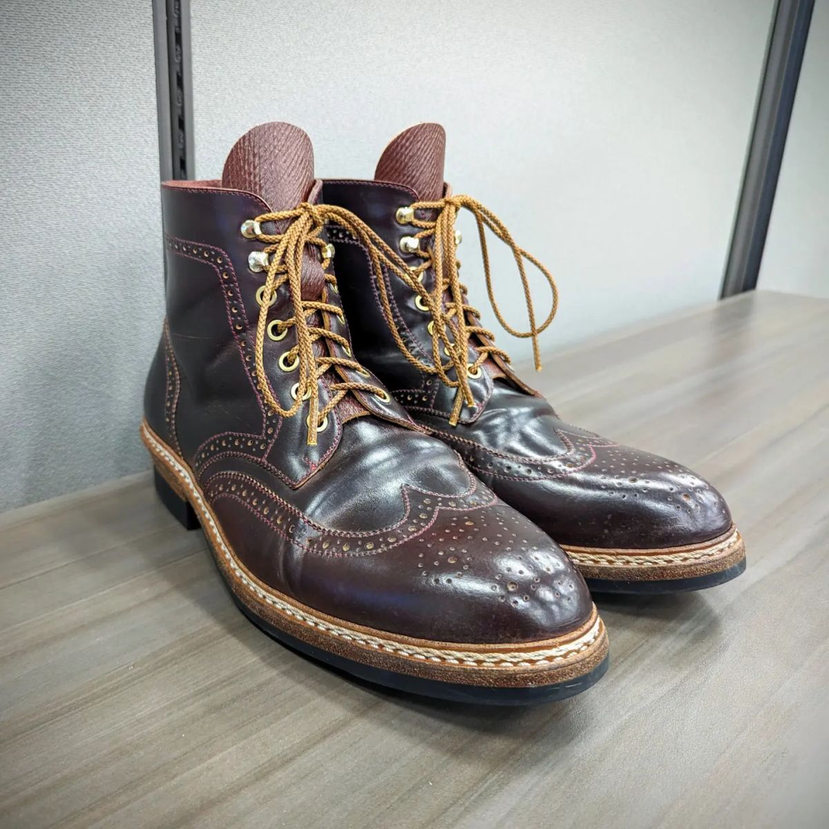 Photo by spkissane on April 21, 2024 of the Junkard Valor in Horween Color 8 Shell Cordovan.