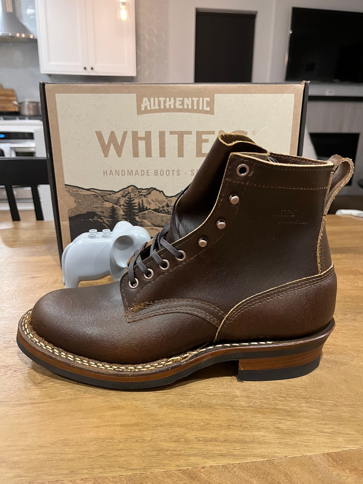 Photo by patinainprogress on October 4, 2024 of the White's 350 Cruiser in Horween Cinnamon Waxed Flesh.