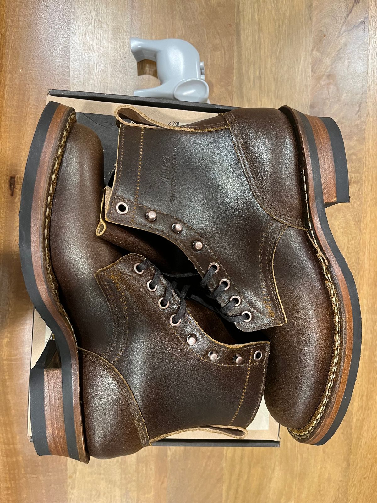 Photo by patinainprogress on October 4, 2024 of the White's 350 Cruiser in Horween Cinnamon Waxed Flesh.
