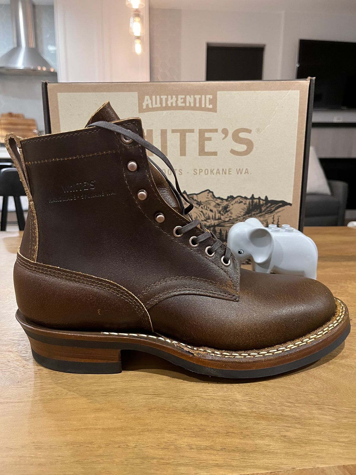 Photo by patinainprogress on October 4, 2024 of the White's 350 Cruiser in Horween Cinnamon Waxed Flesh.