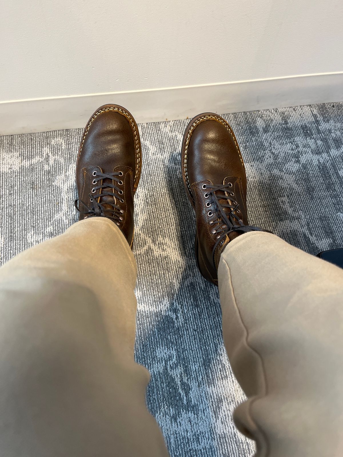 Photo by patinainprogress on October 10, 2024 of the White's 350 Cruiser in Horween Cinnamon Waxed Flesh.