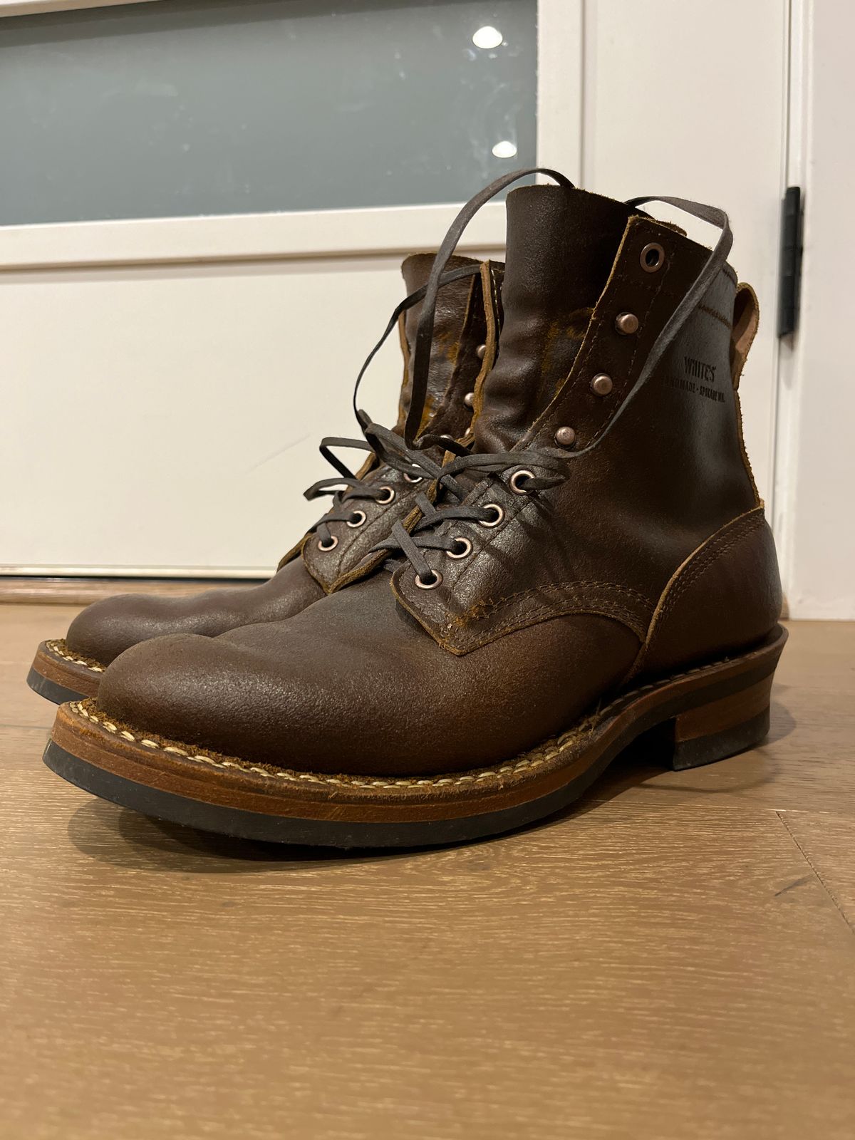 Photo by patinainprogress on October 17, 2024 of the White's 350 Cruiser in Horween Cinnamon Waxed Flesh.