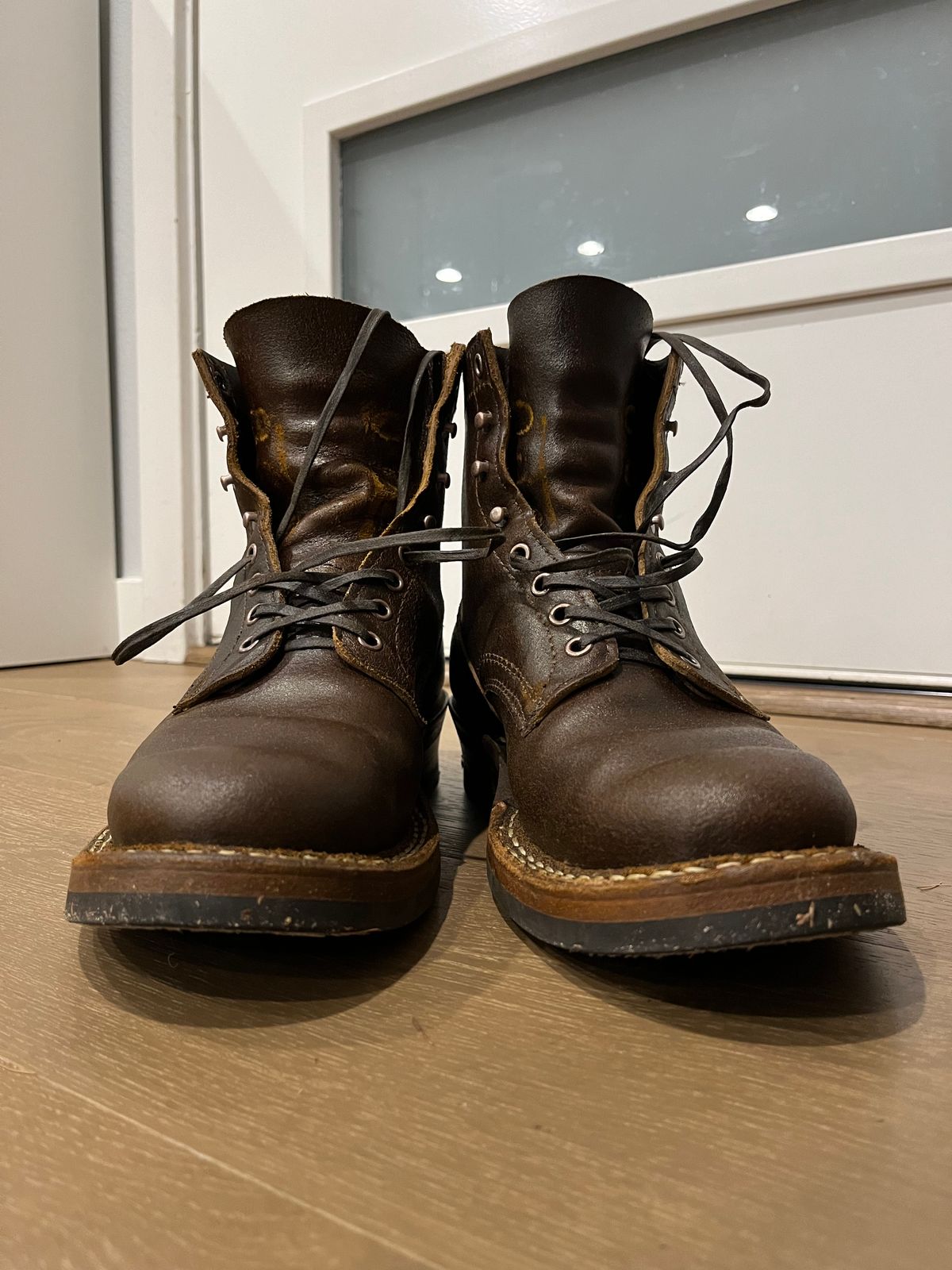 Photo by patinainprogress on November 5, 2024 of the White's 350 Cruiser in Horween Cinnamon Waxed Flesh.