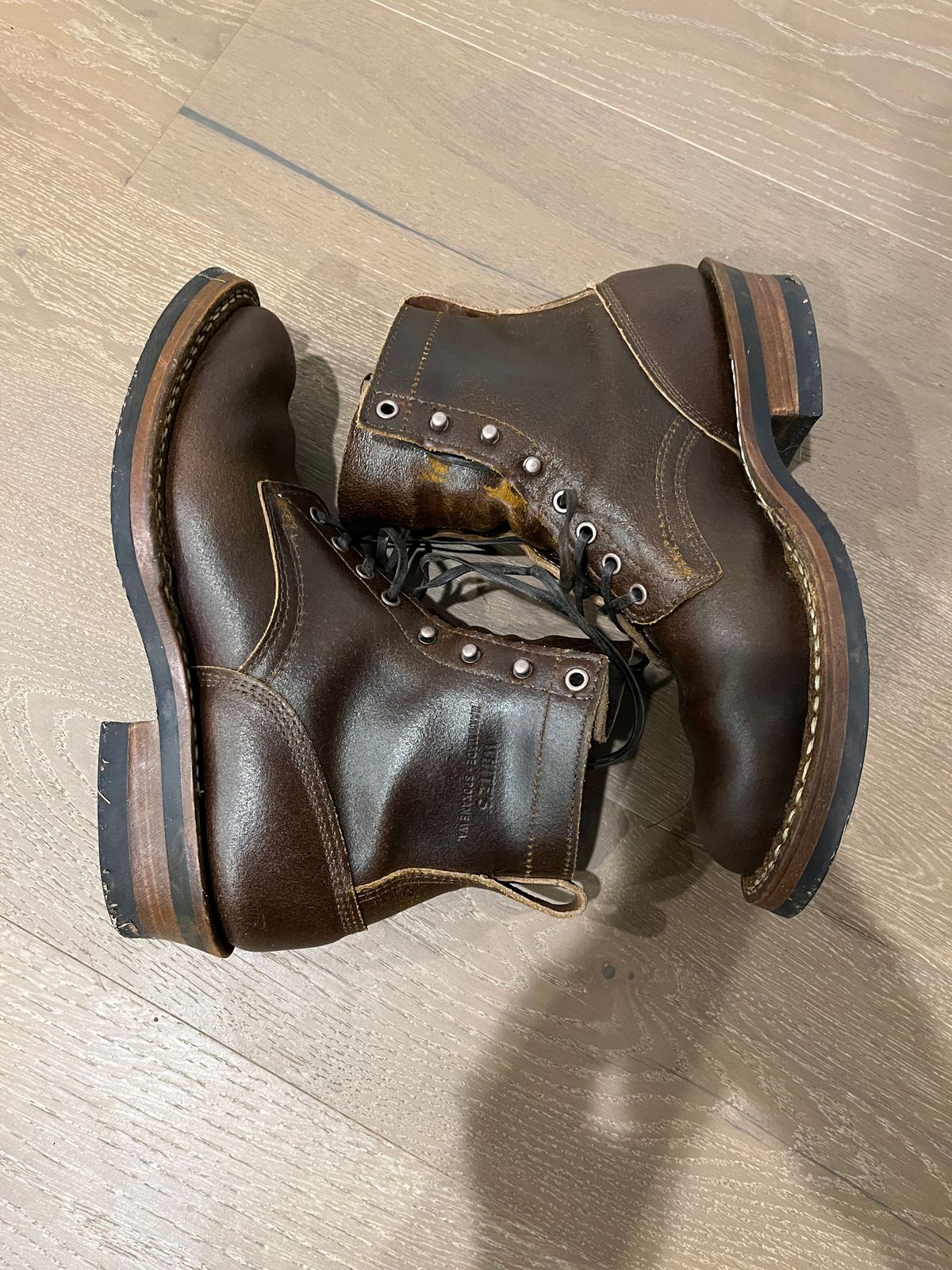 Photo by patinainprogress on November 5, 2024 of the White's 350 Cruiser in Horween Cinnamon Waxed Flesh.