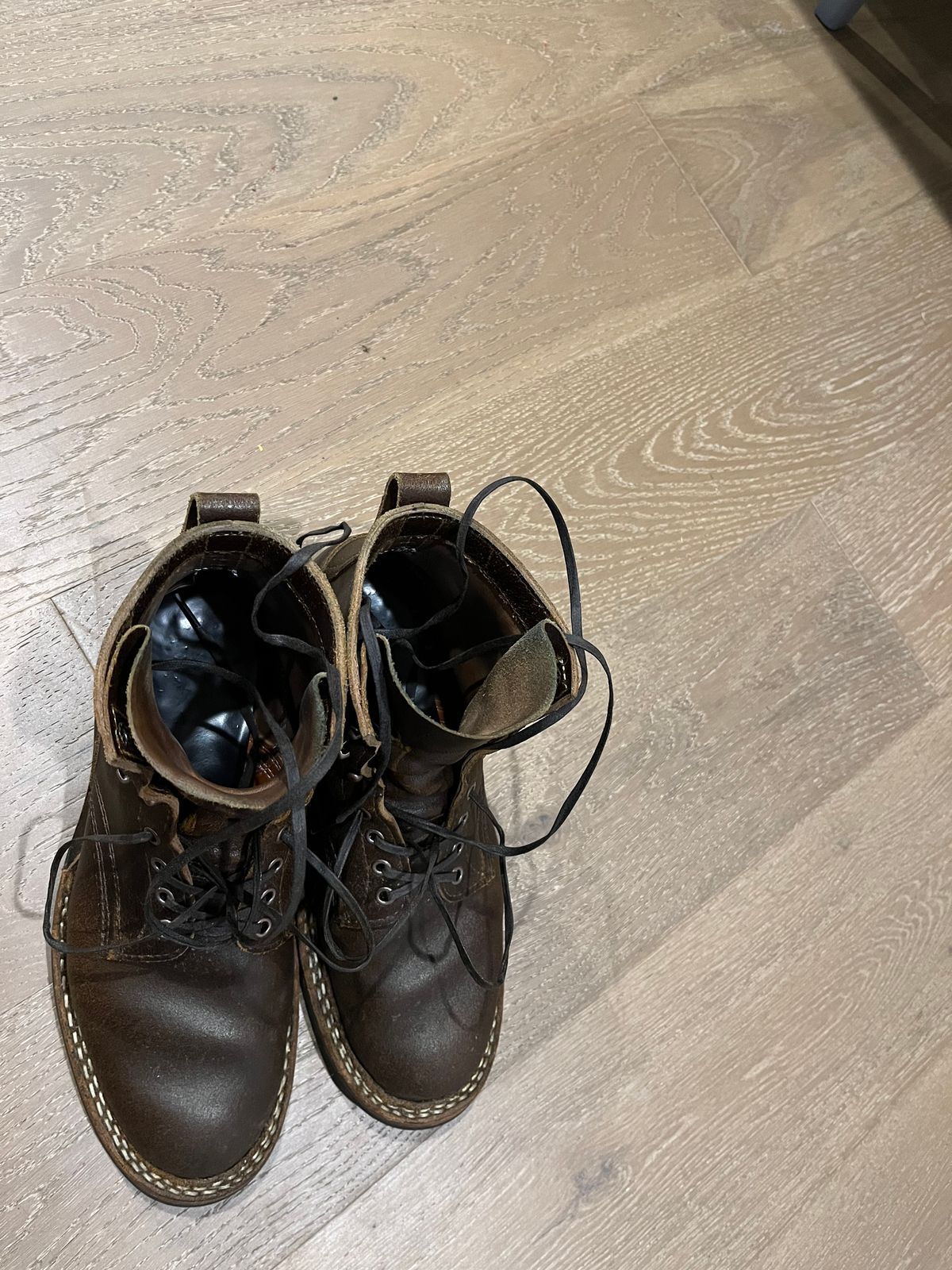 Photo by patinainprogress on December 6, 2024 of the White's 350 Cruiser in Horween Cinnamon Waxed Flesh.