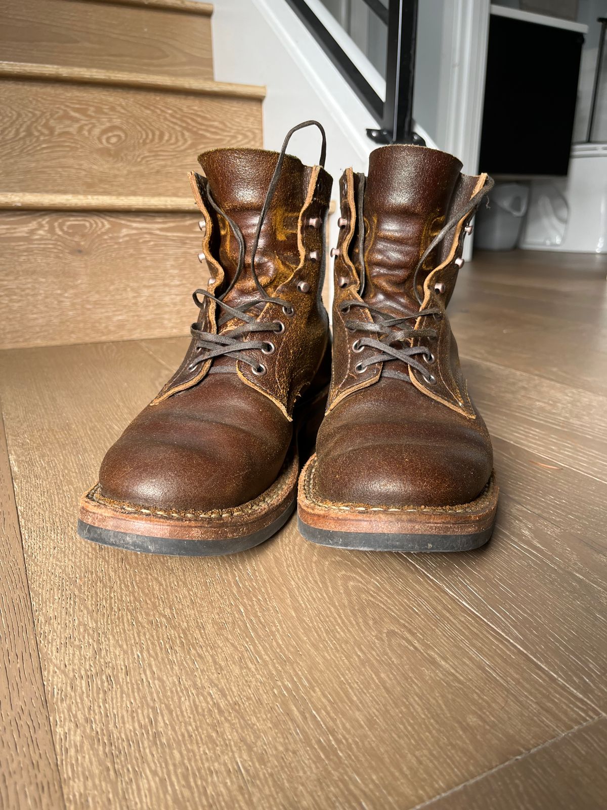Photo by patinainprogress on March 5, 2025 of the White's 350 Cruiser in Horween Cinnamon Waxed Flesh.