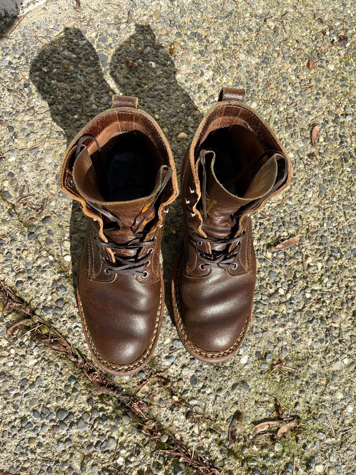 Photo by patinainprogress on March 5, 2025 of the White's 350 Cruiser in Horween Cinnamon Waxed Flesh.