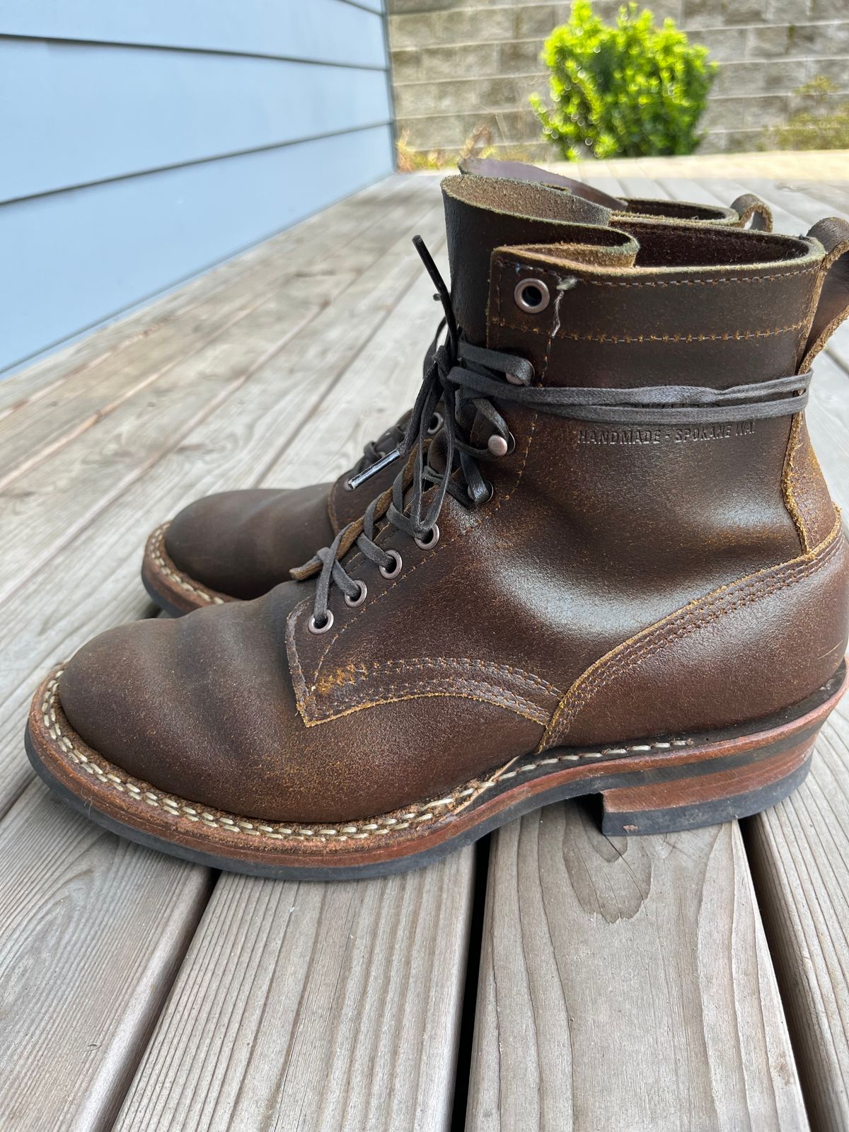Photo by patinainprogress on April 5, 2025 of the White's 350 Cruiser in Horween Cinnamon Waxed Flesh.