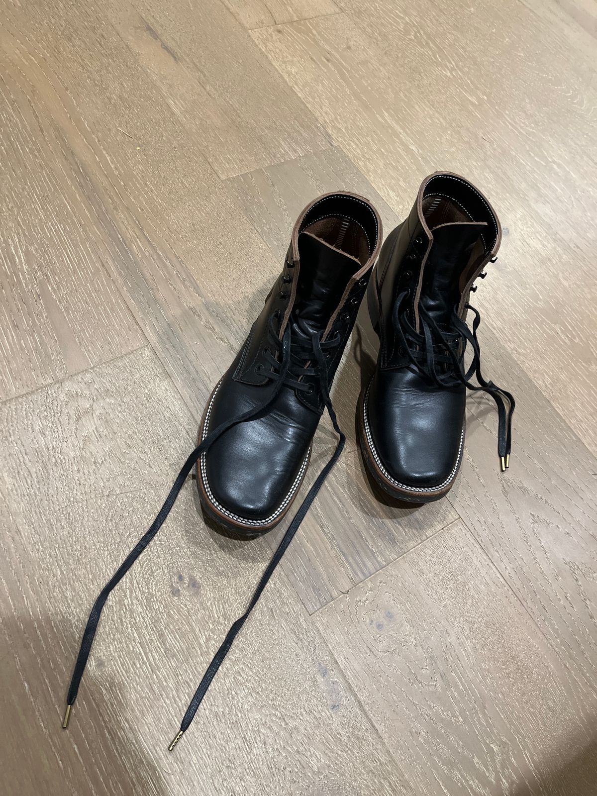 Photo by patinainprogress on January 16, 2026 of the Quan Shoemaker Escape Boot in Black Teacore Bullhide.