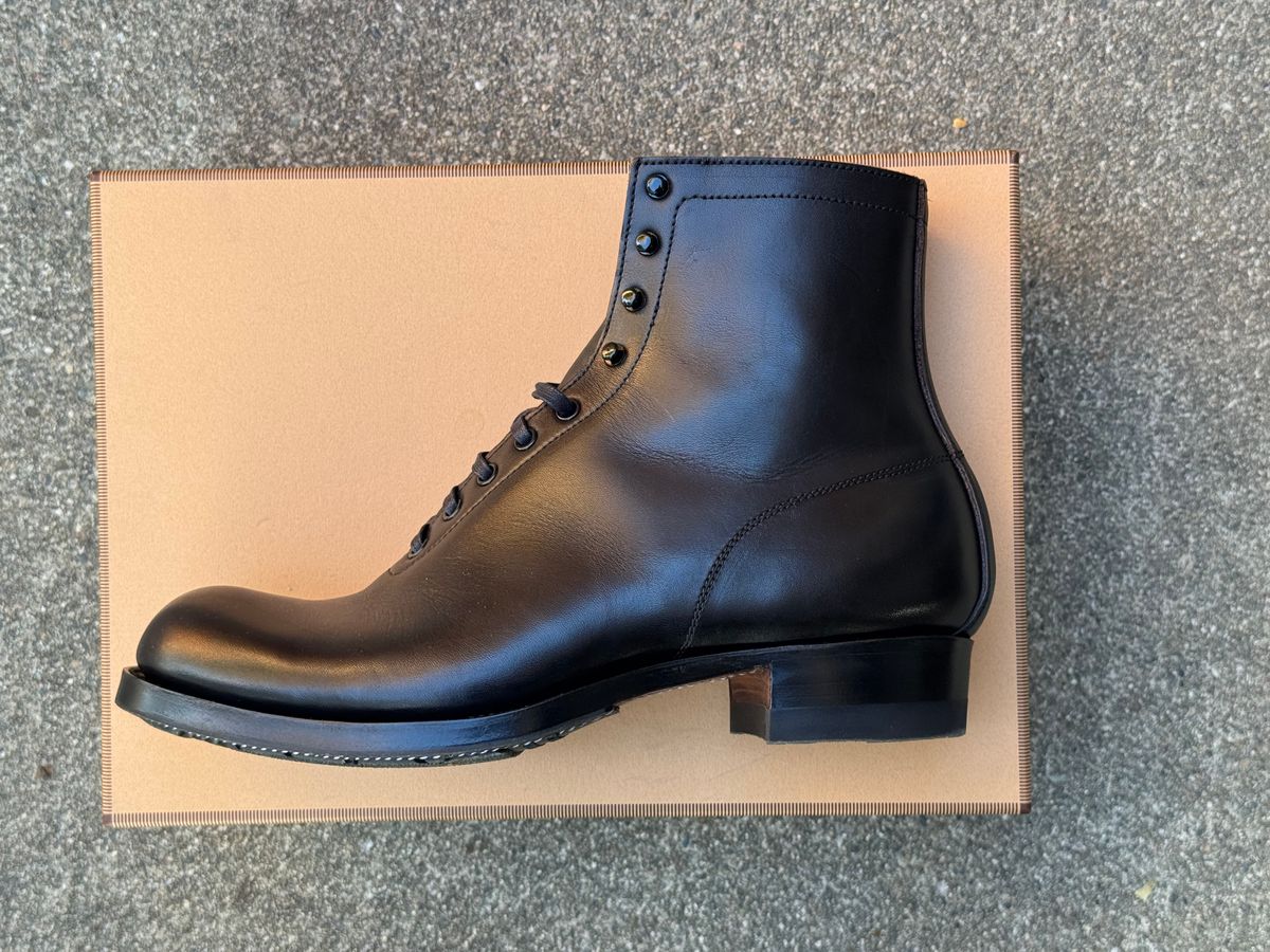 Photo by gniquil on November 1, 2025 of the Clinch Milne in Crown Calf.