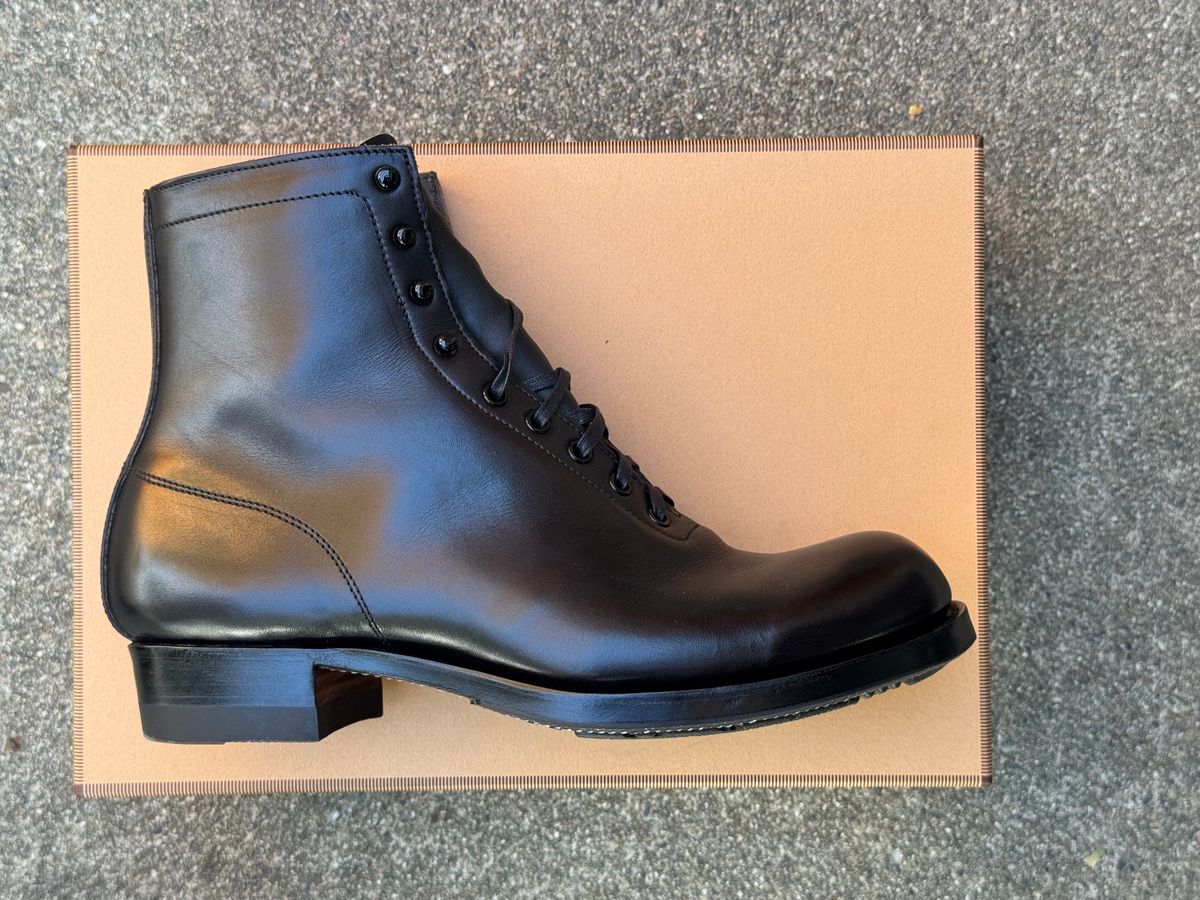 Photo by gniquil on November 1, 2025 of the Clinch Milne in Crown Calf.