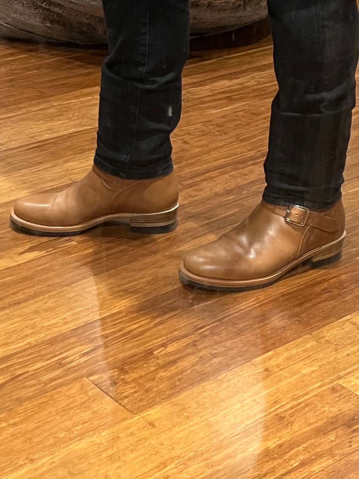 Photo by wjd on October 22, 2024 of the Crush On Retro 501 Engineer Boot in Horween Natural Dublin.
