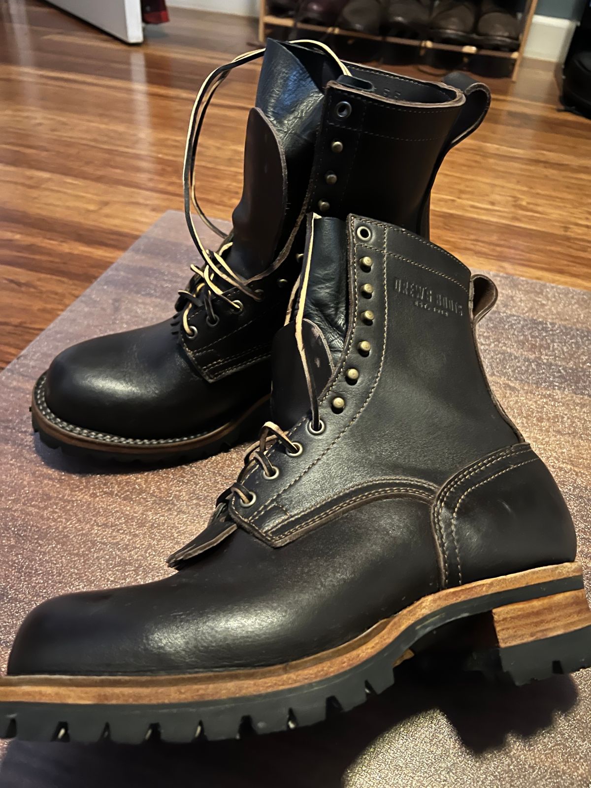 Photo by wjd on March 3, 2024 of the Drew's Boots 8-Inch Logger in Brown Smooth.