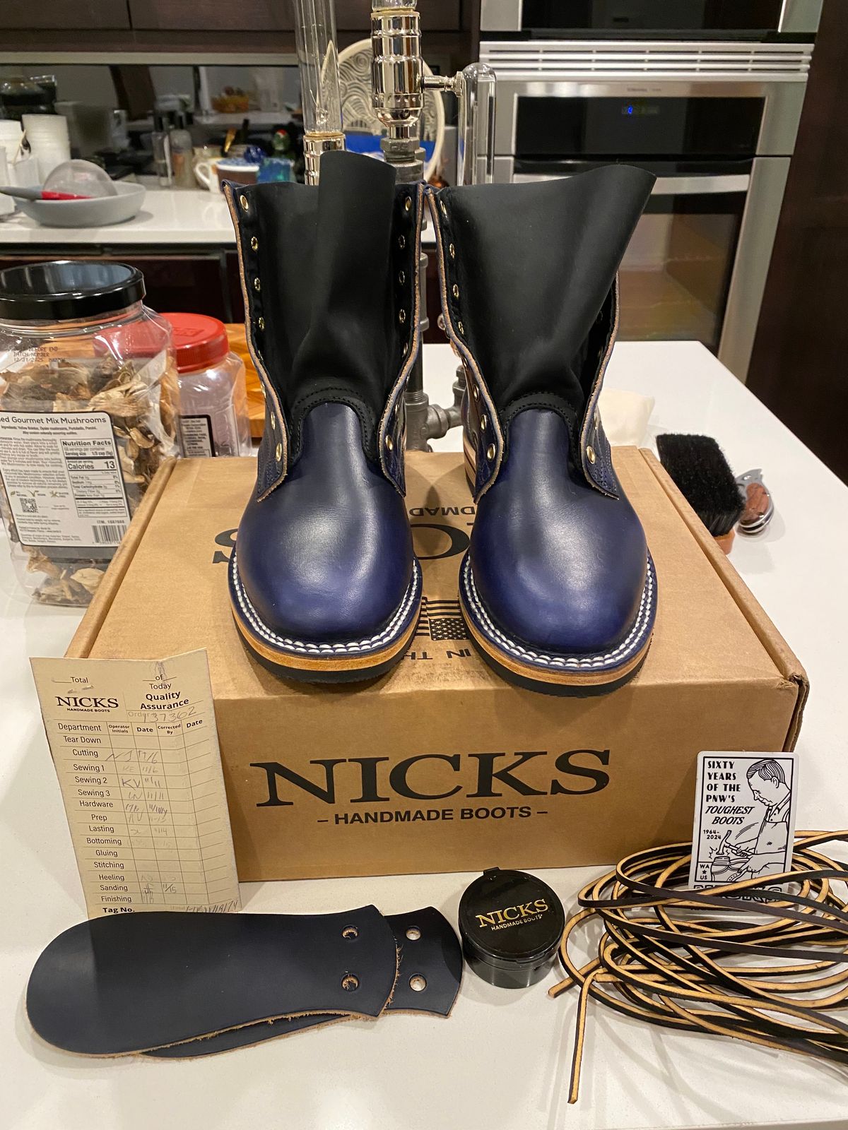 Photo by chris.8888 on November 25, 2024 of the Nicks x Parkhurst V3 in Wickett & Craig Cobalt Double Stuffed.