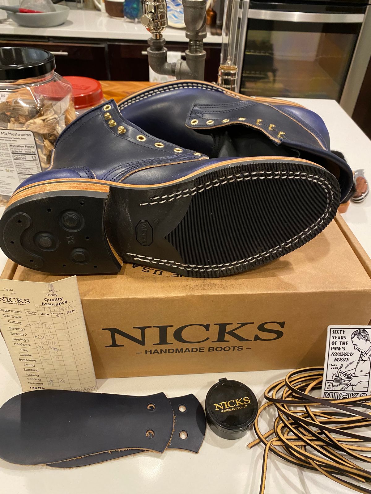 Photo by chris.8888 on November 25, 2024 of the Nicks x Parkhurst V3 in Wickett & Craig Cobalt Double Stuffed.