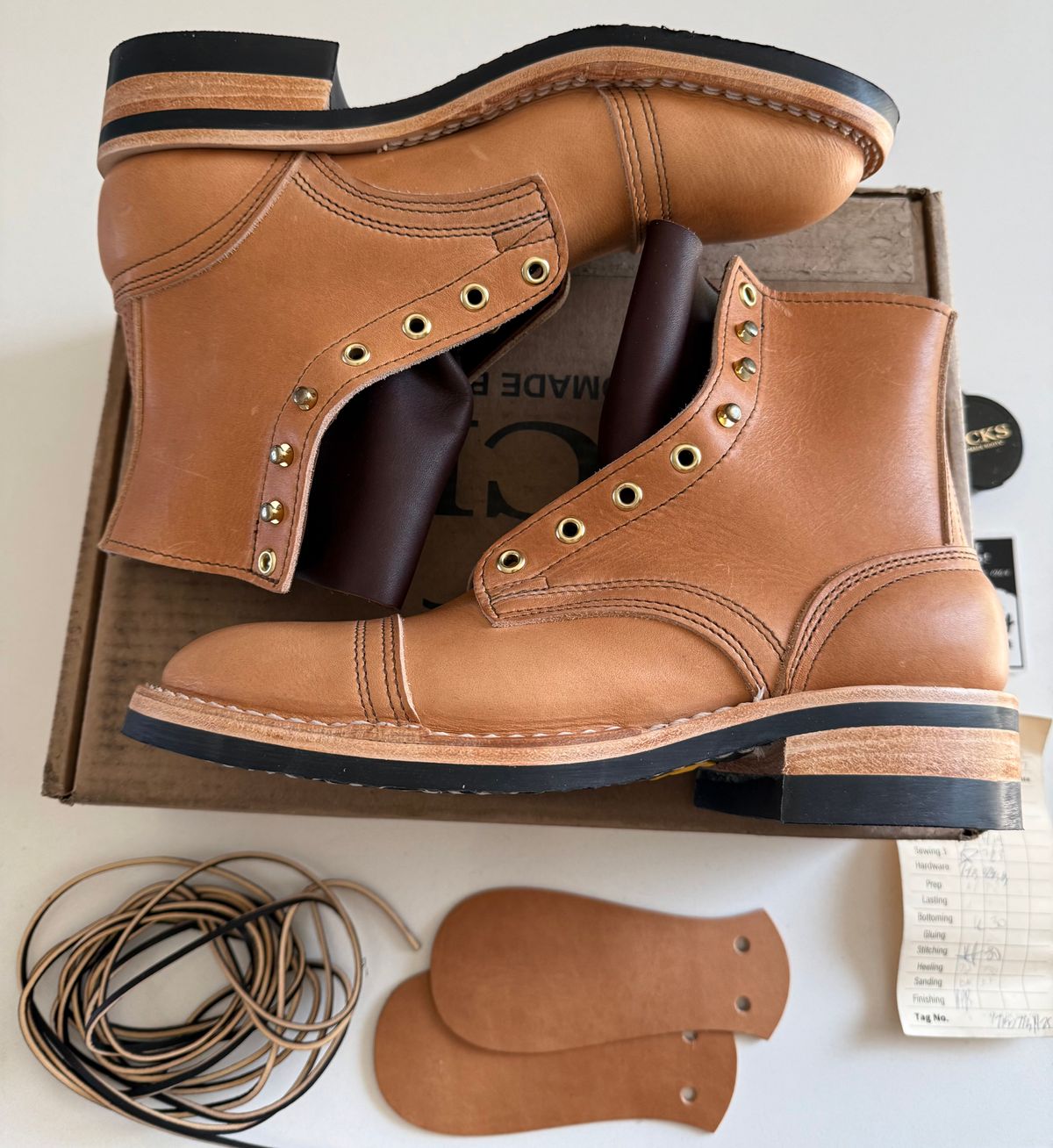 Photo by chris.8888 on August 6, 2025 of the Nicks x Parkhurst V3 in Horween Light Natural Dublin.