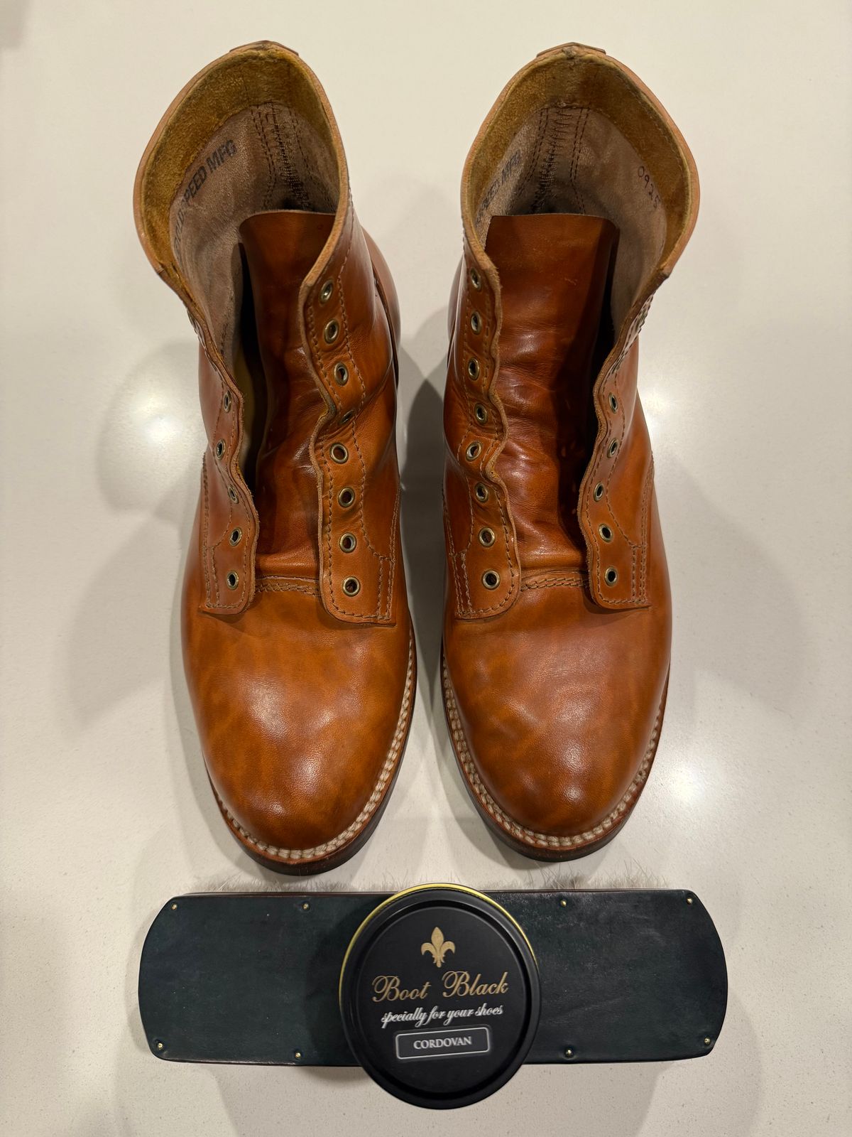 Photo by chris.8888 on November 15, 2025 of the Oldspeed MFG Service Boot 6” in Horween Russet Horsehide Strips.