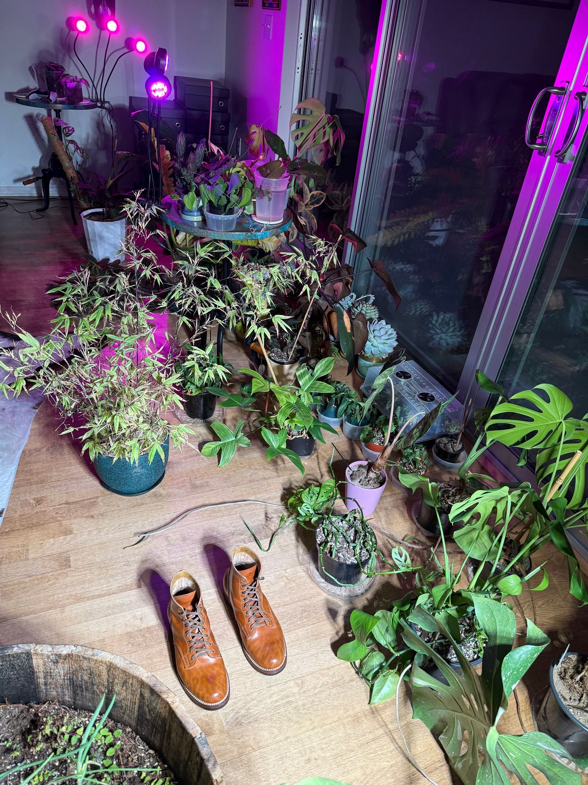 Photo by chris.8888 on November 15, 2025 of the Oldspeed MFG Service Boot 6” in Horween Russet Horsehide Strips.