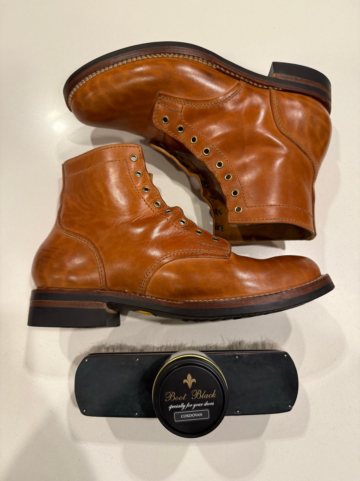 Photo by chris.8888 on November 15, 2025 of the Oldspeed MFG Service Boot 6” in Horween Russet Horsehide Strips.