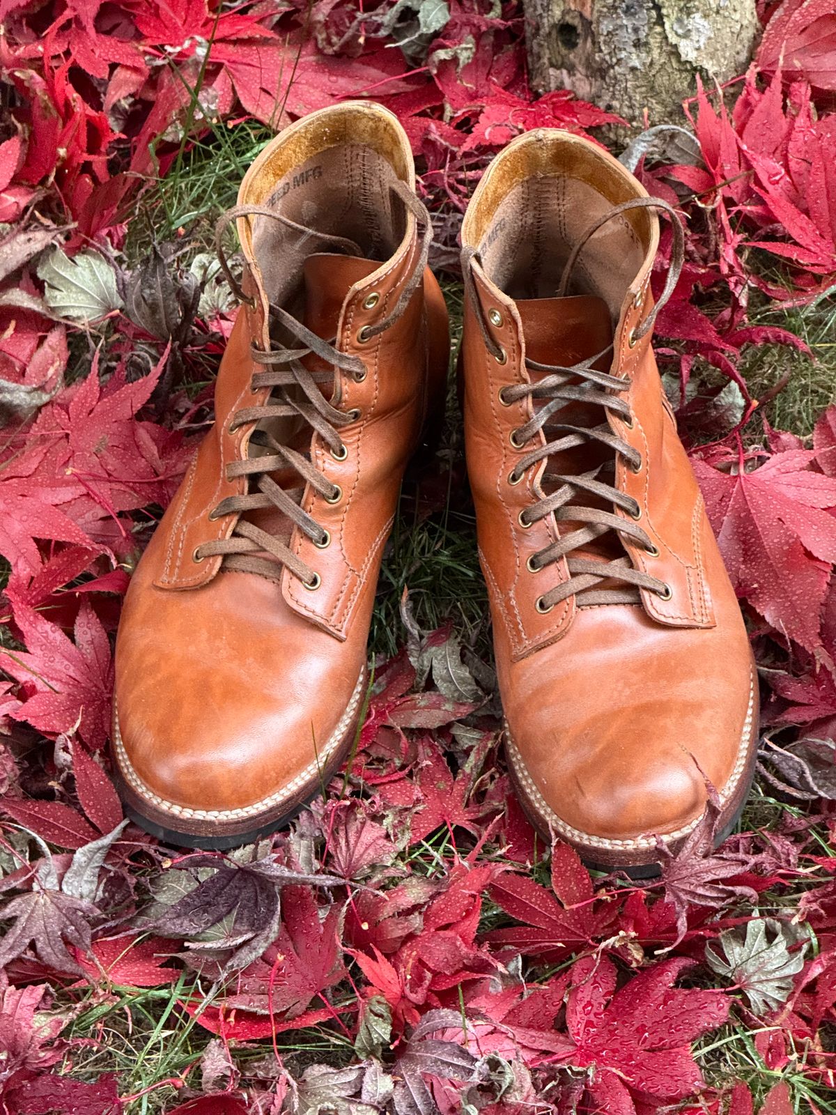 Photo by chris.8888 on November 26, 2025 of the Oldspeed MFG Service Boot 6” in Horween Russet Horsehide Strips.