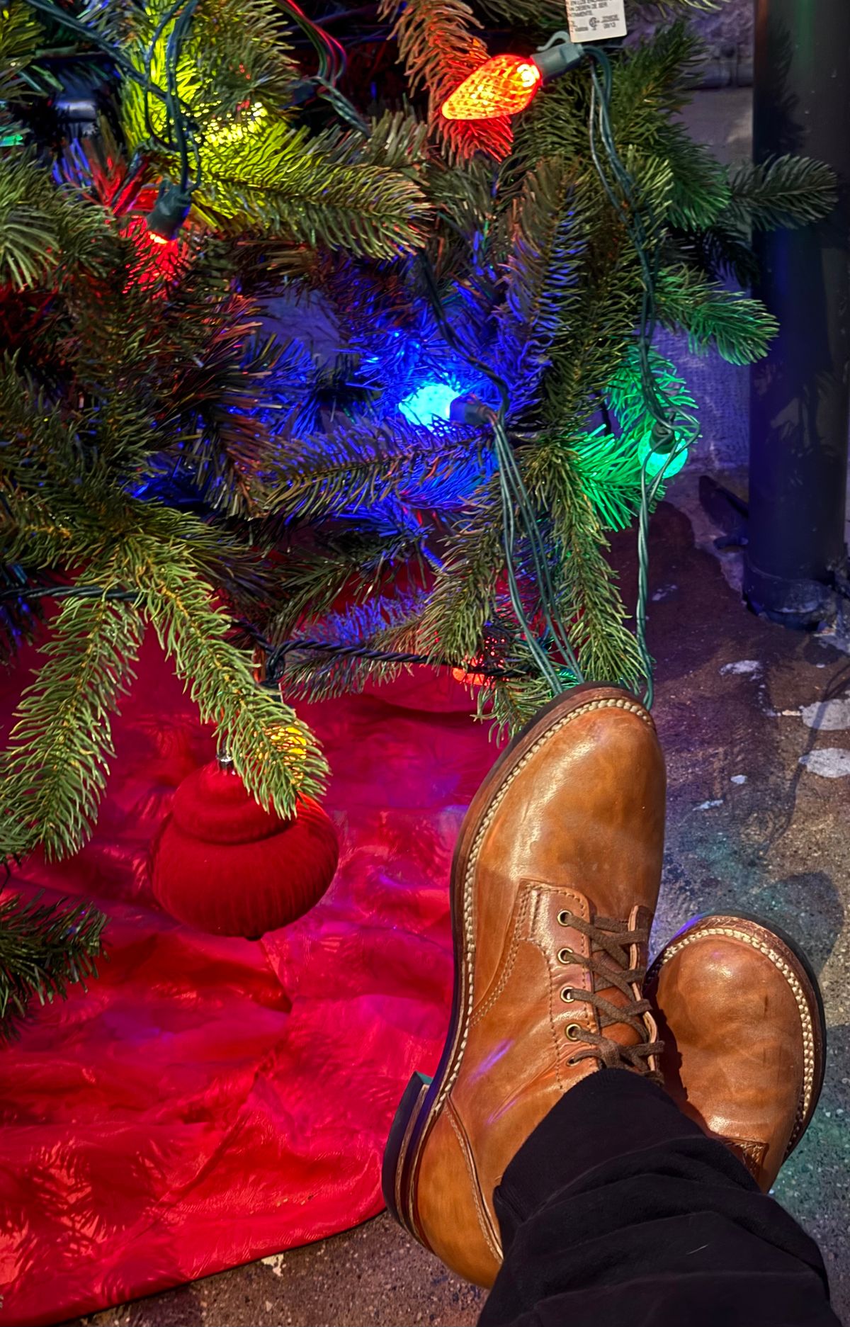 Photo by chris.8888 on December 24, 2025 of the Oldspeed MFG Service Boot 6” in Horween Russet Horsehide Strips.