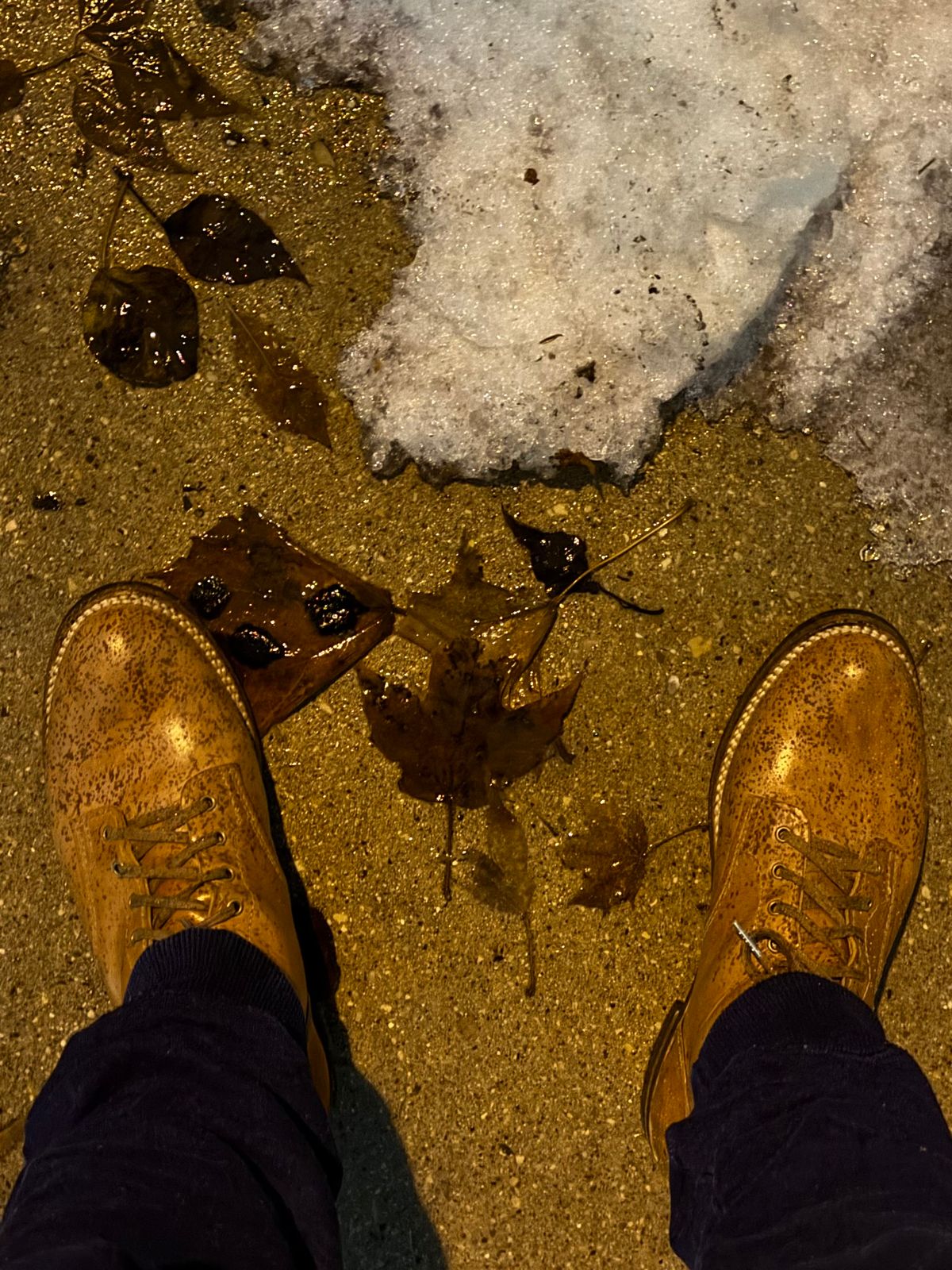 Photo by chris.8888 on December 28, 2025 of the Oldspeed MFG Service Boot 6” in Horween Russet Horsehide Strips.