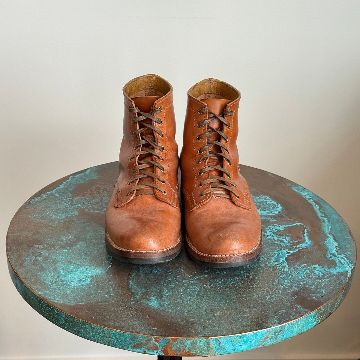 Photo by chris.8888 on January 1, 2026 of the Oldspeed MFG Service Boot 6” in Horween Russet Horsehide Strips.