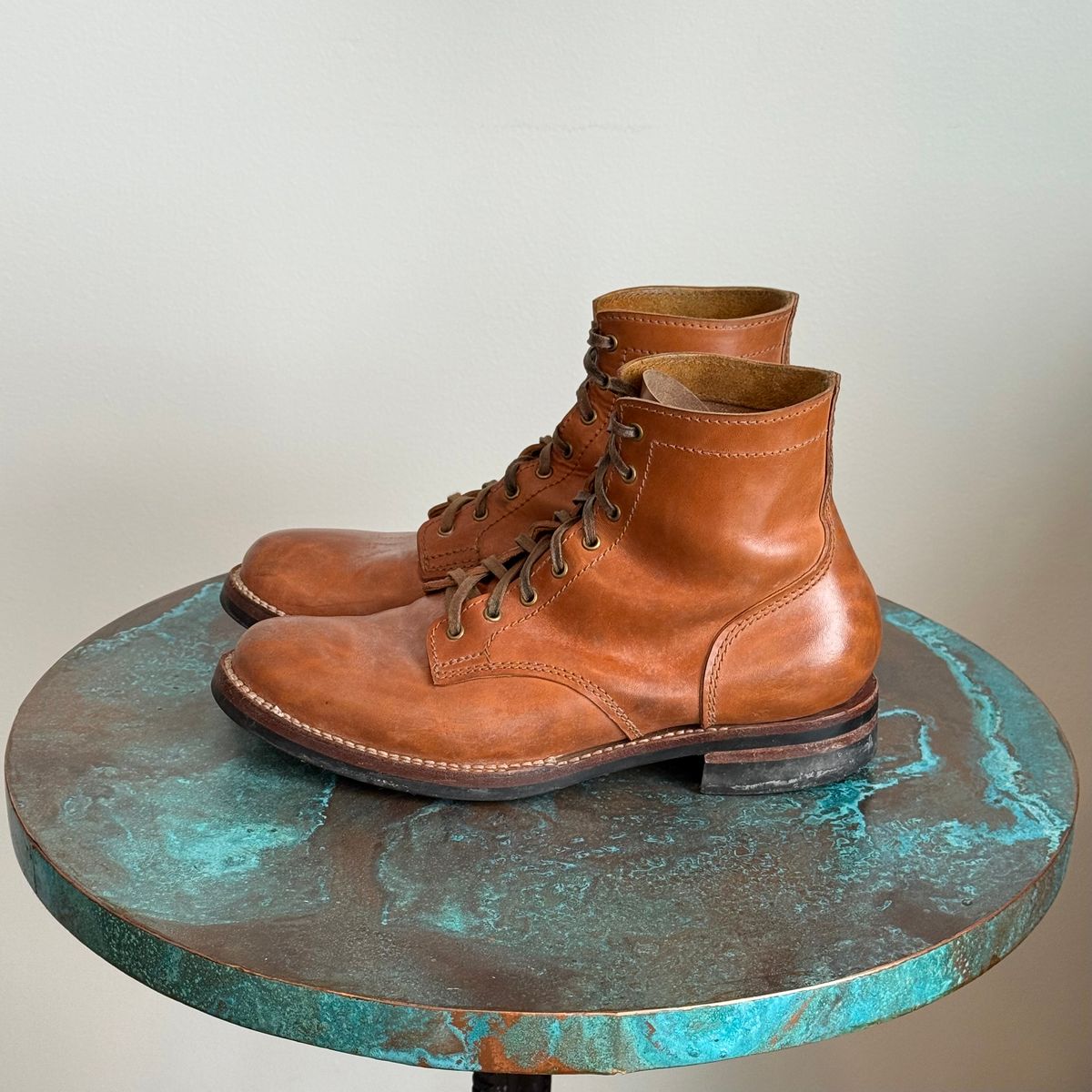 Photo by chris.8888 on January 1, 2026 of the Oldspeed MFG Service Boot 6” in Horween Russet Horsehide Strips.
