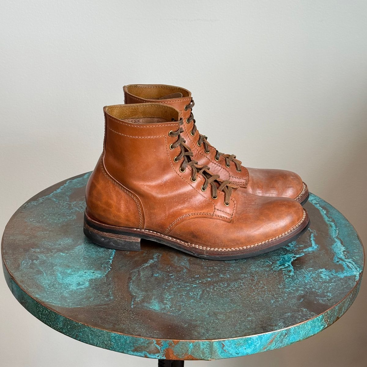 Photo by chris.8888 on January 1, 2026 of the Oldspeed MFG Service Boot 6” in Horween Russet Horsehide Strips.