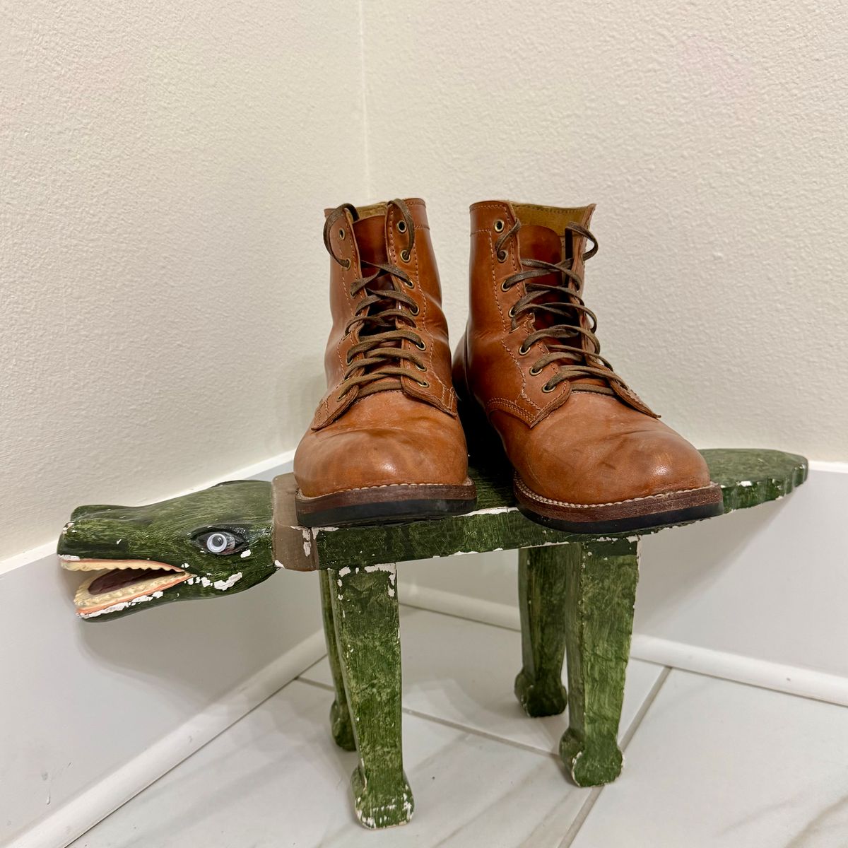 Photo by chris.8888 on January 28, 2026 of the Oldspeed MFG Service Boot 6” in Horween Russet Horsehide Strips.