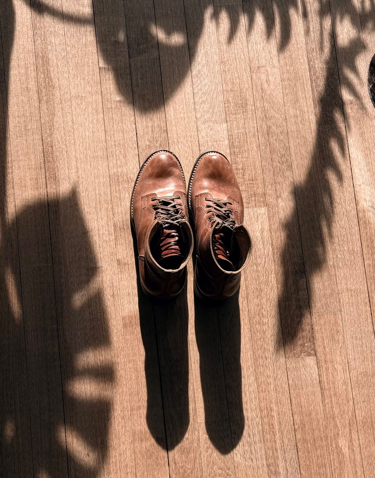 Photo by chris.8888 on February 14, 2026 of the Oldspeed MFG Service Boot 6” in Horween Russet Horsehide Strips.