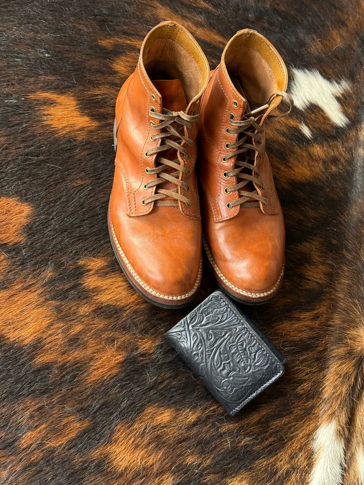 Photo by chris.8888 on February 22, 2026 of the Oldspeed MFG Service Boot 6” in Horween Russet Horsehide Strips.