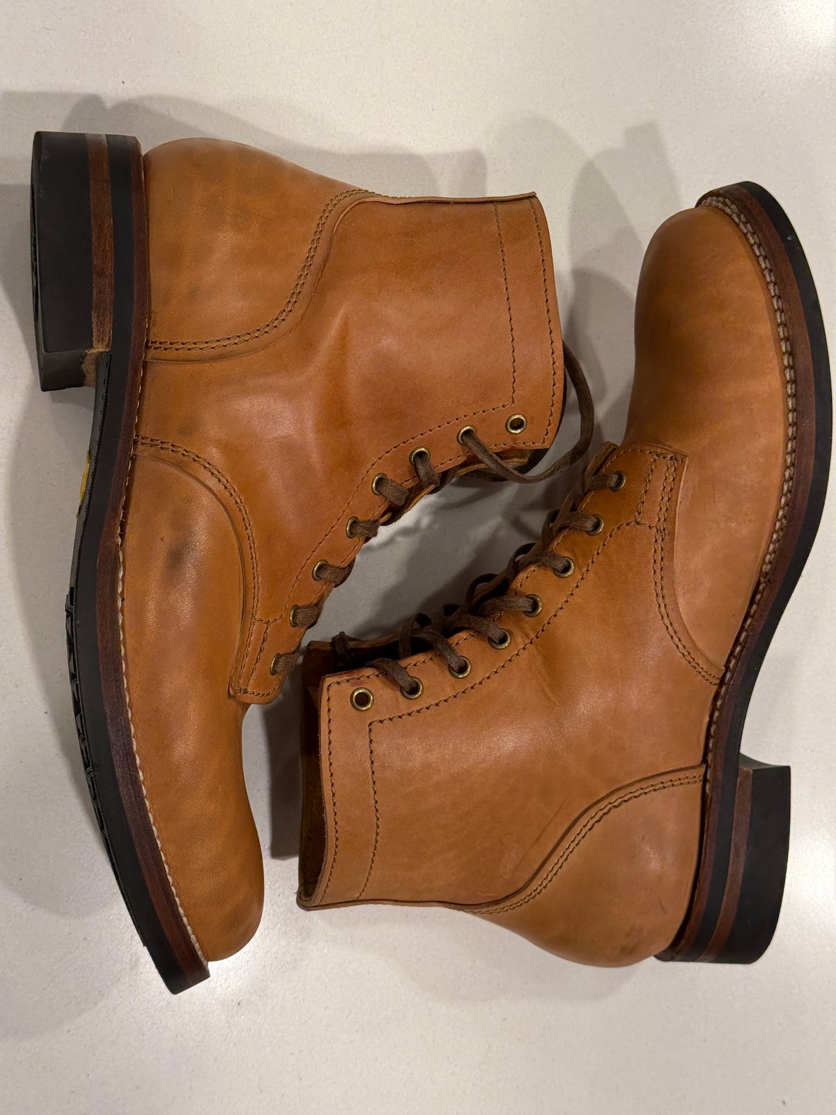 Photo by chris.8888 on October 18, 2025 of the Oldspeed Service Boot 6” in Horween Russet Horsehide Strips.