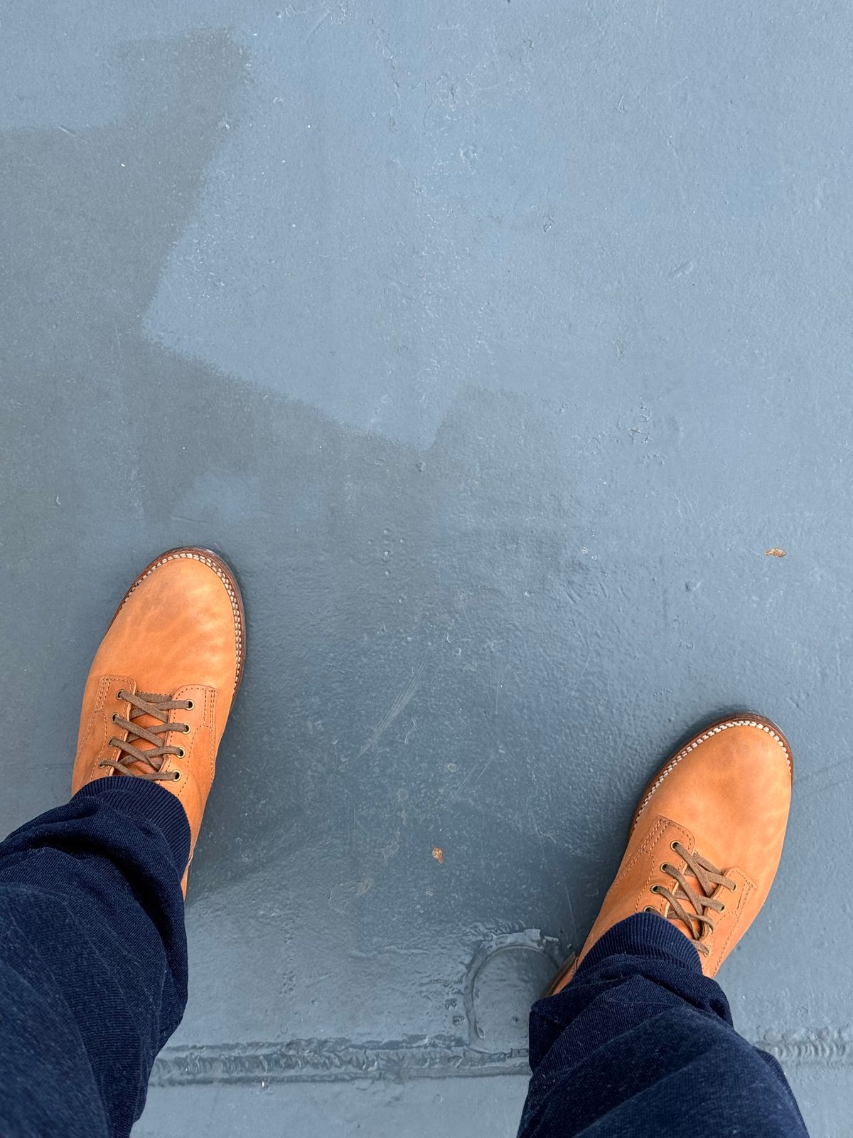 Photo by chris.8888 on October 26, 2025 of the Oldspeed Service Boot 6” in Horween Russet Horsehide Strips.