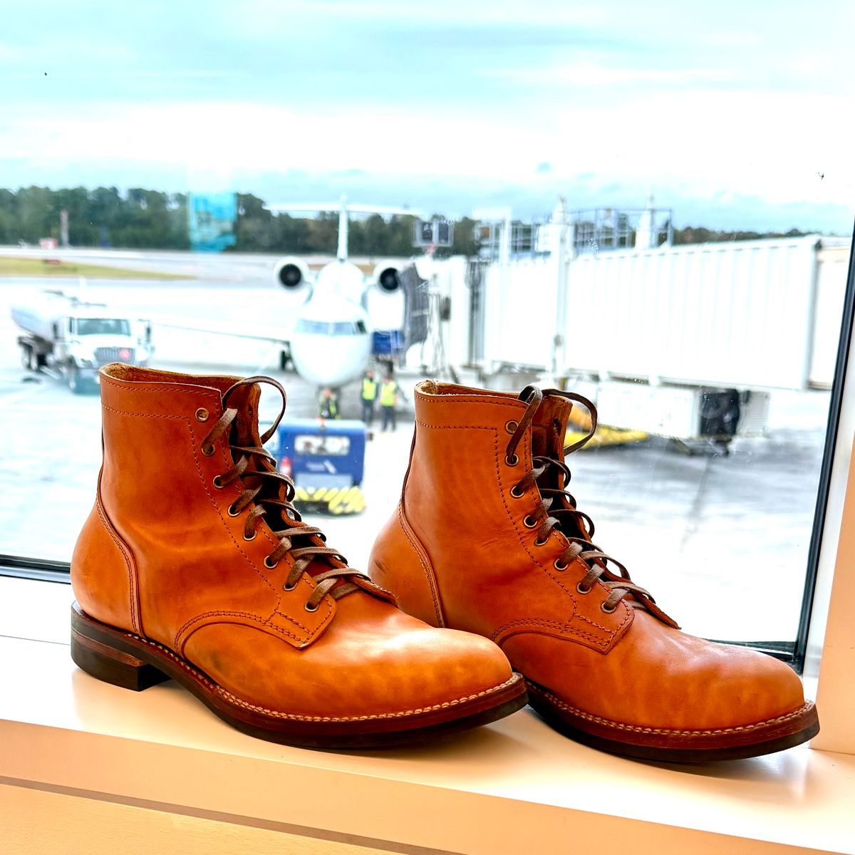 Photo by chris.8888 on October 27, 2025 of the Oldspeed Service Boot 6” in Horween Russet Horsehide Strips.