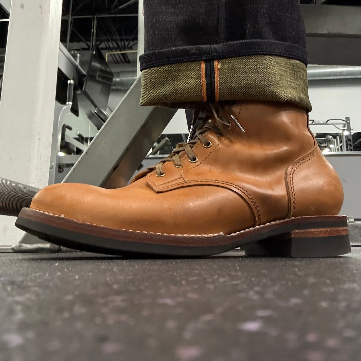 Photo by chris.8888 on October 28, 2025 of the Oldspeed Service Boot 6” in Horween Russet Horsehide Strips.