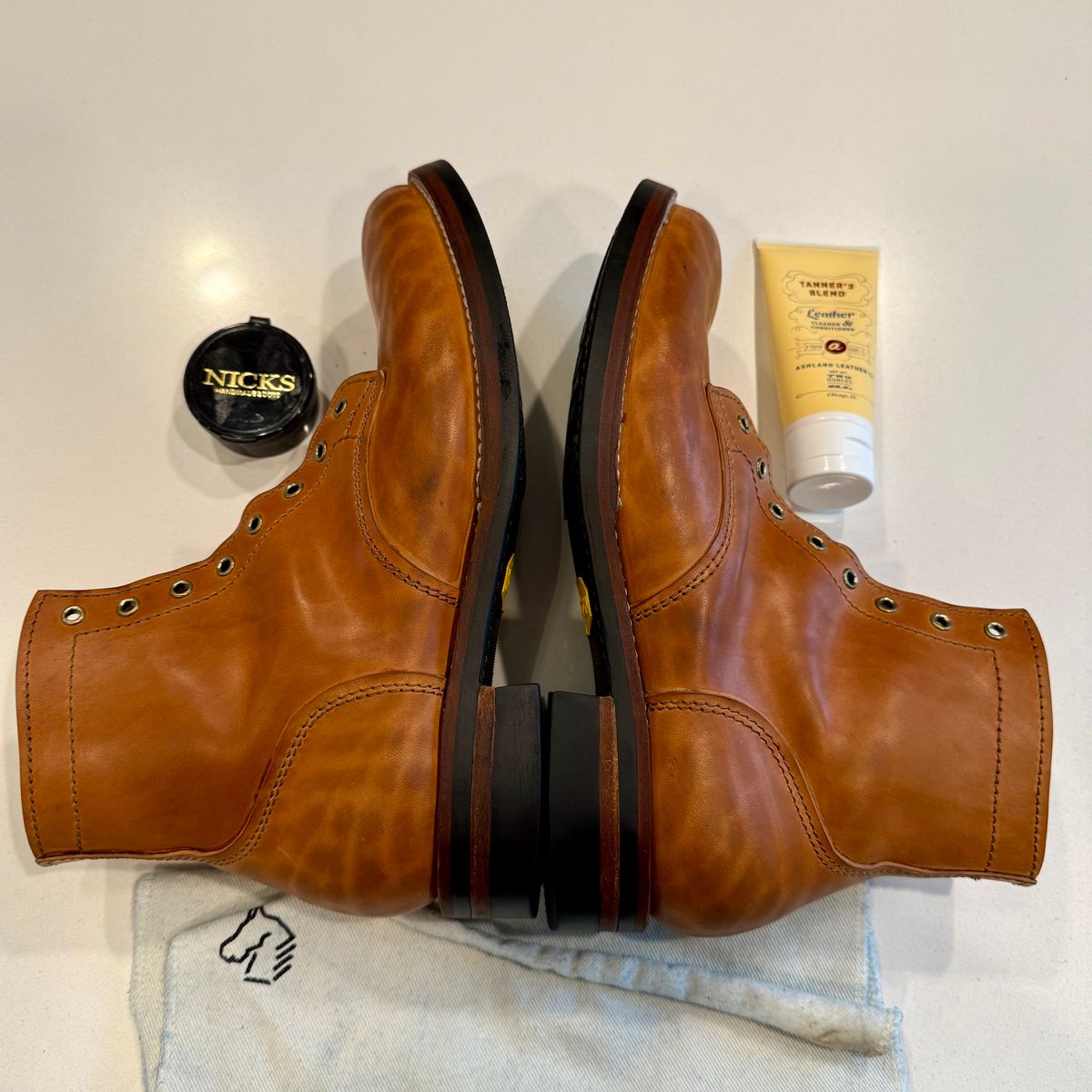 Photo by chris.8888 on November 1, 2025 of the Oldspeed Service Boot 6” in Horween Russet Horsehide Strips.