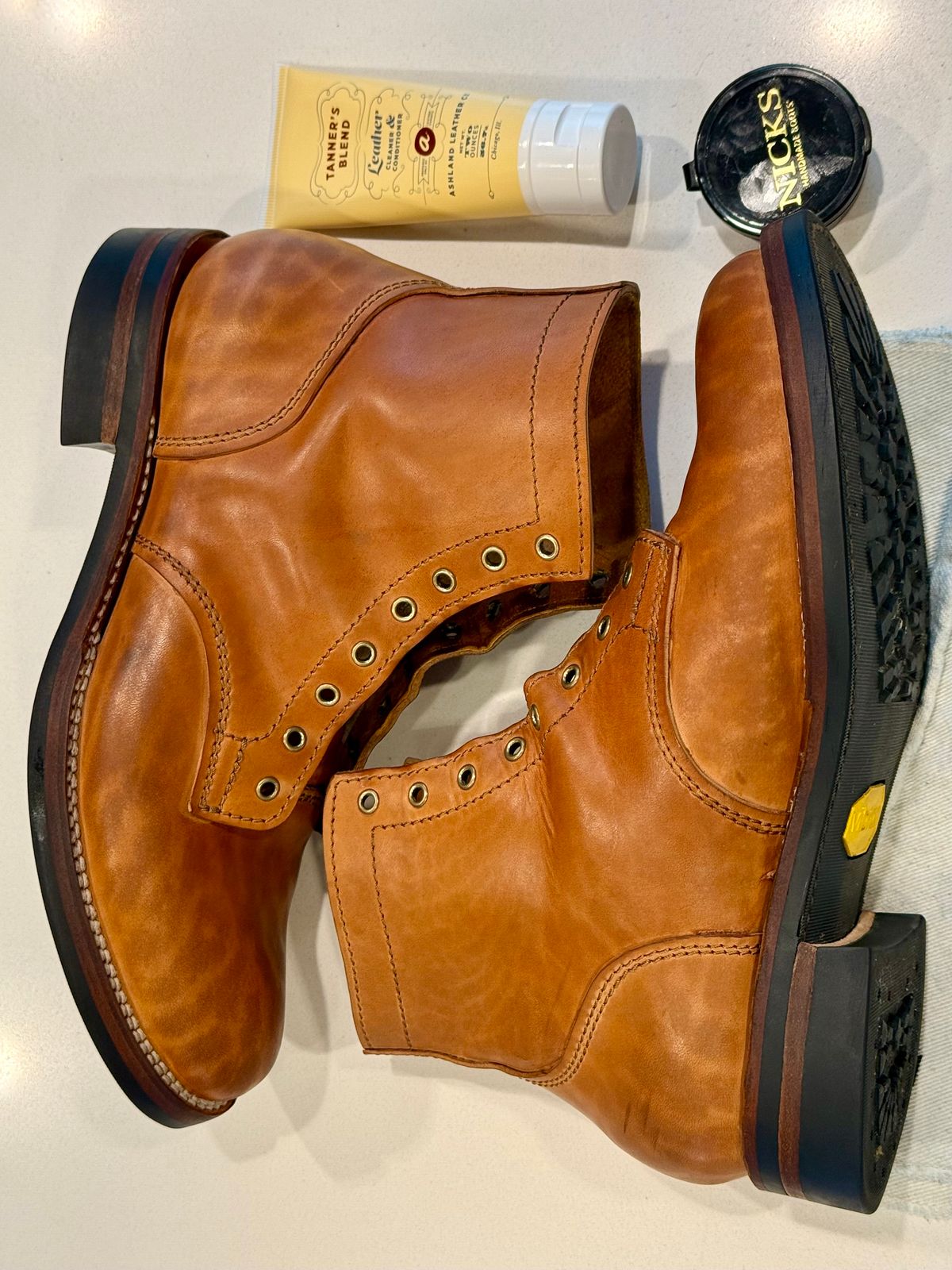 Photo by chris.8888 on November 1, 2025 of the Oldspeed Service Boot 6” in Horween Russet Horsehide Strips.