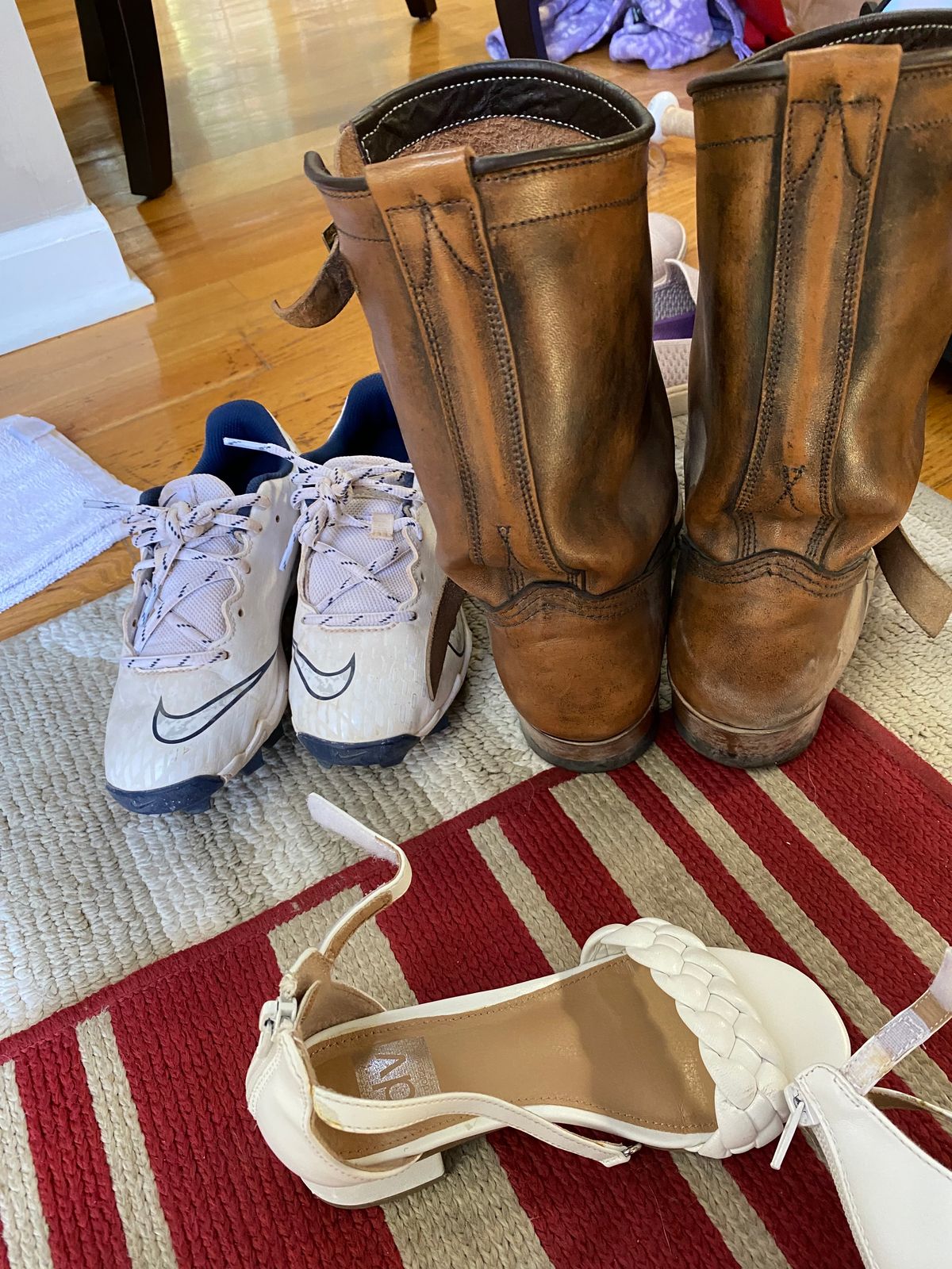 Photo by chris.8888 on May 11, 2025 of the Unsung U 22-2 Engineer Boot in Horween Chelsea Horsefront.