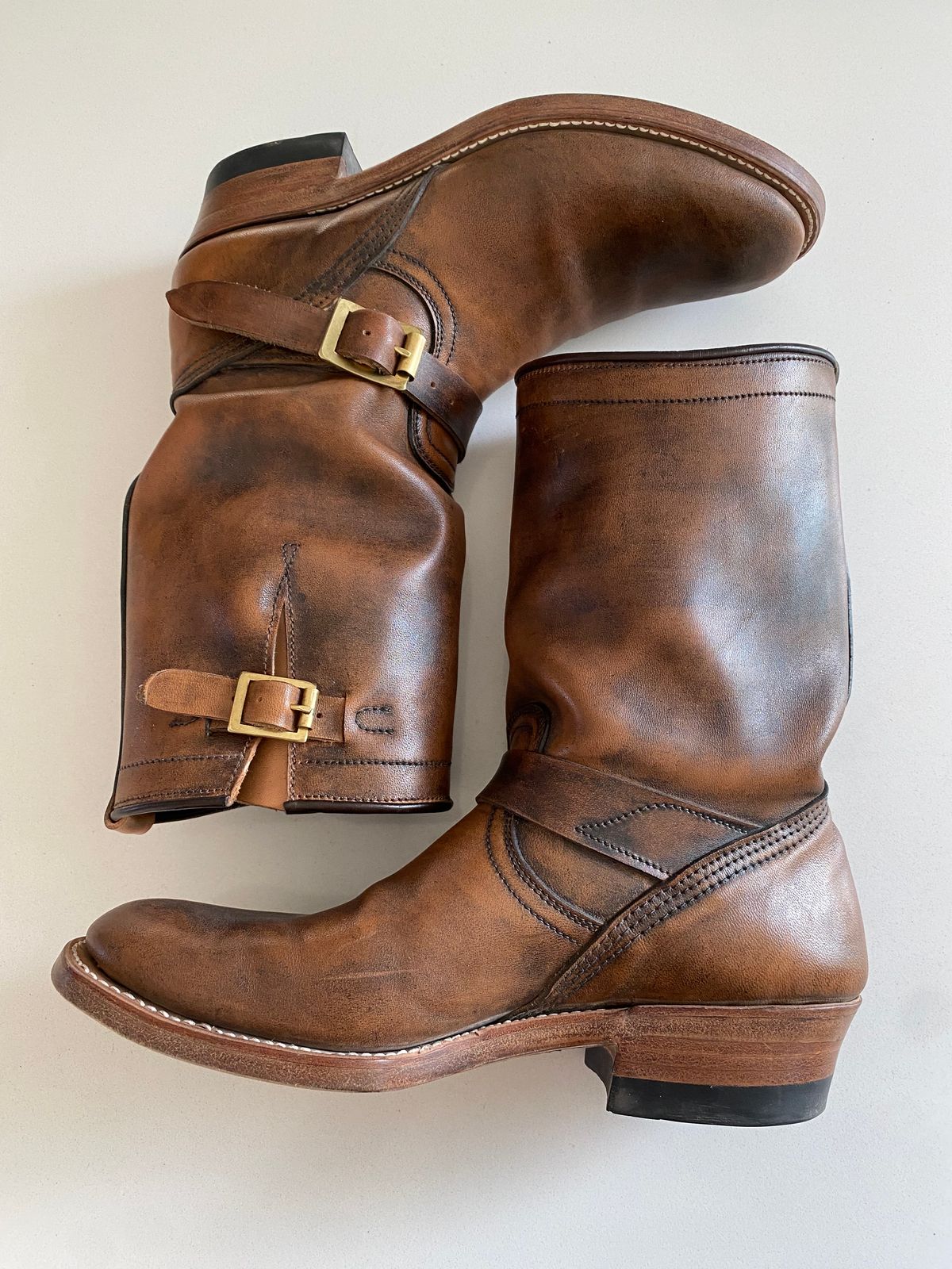 Photo by chris.8888 on May 18, 2025 of the Unsung U 22-2 Engineer Boot in Horween Chelsea Horsefront.